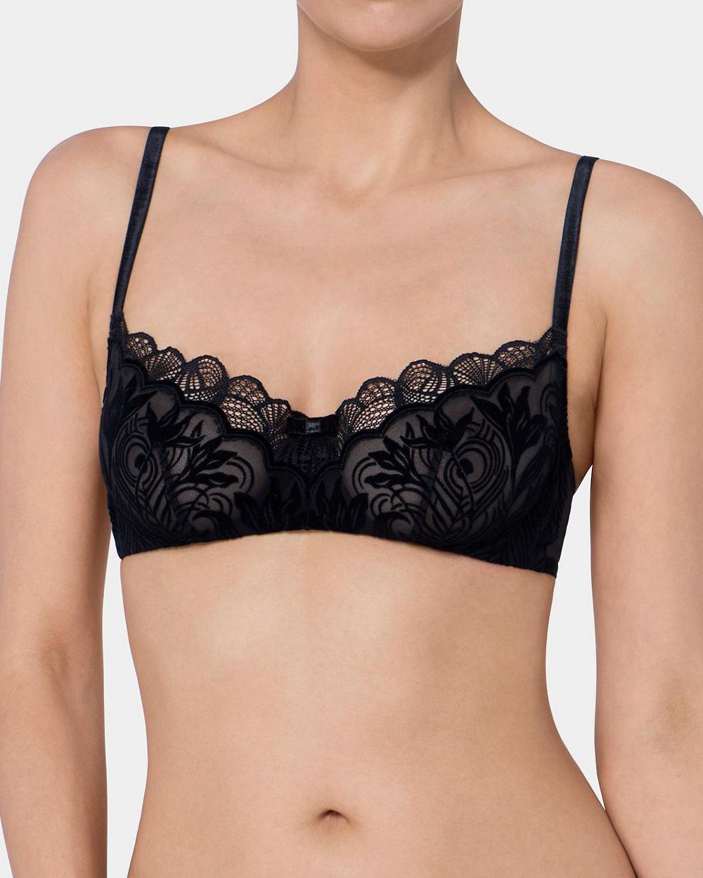 Triumph Velvet Spotlight Underwire Bra in black