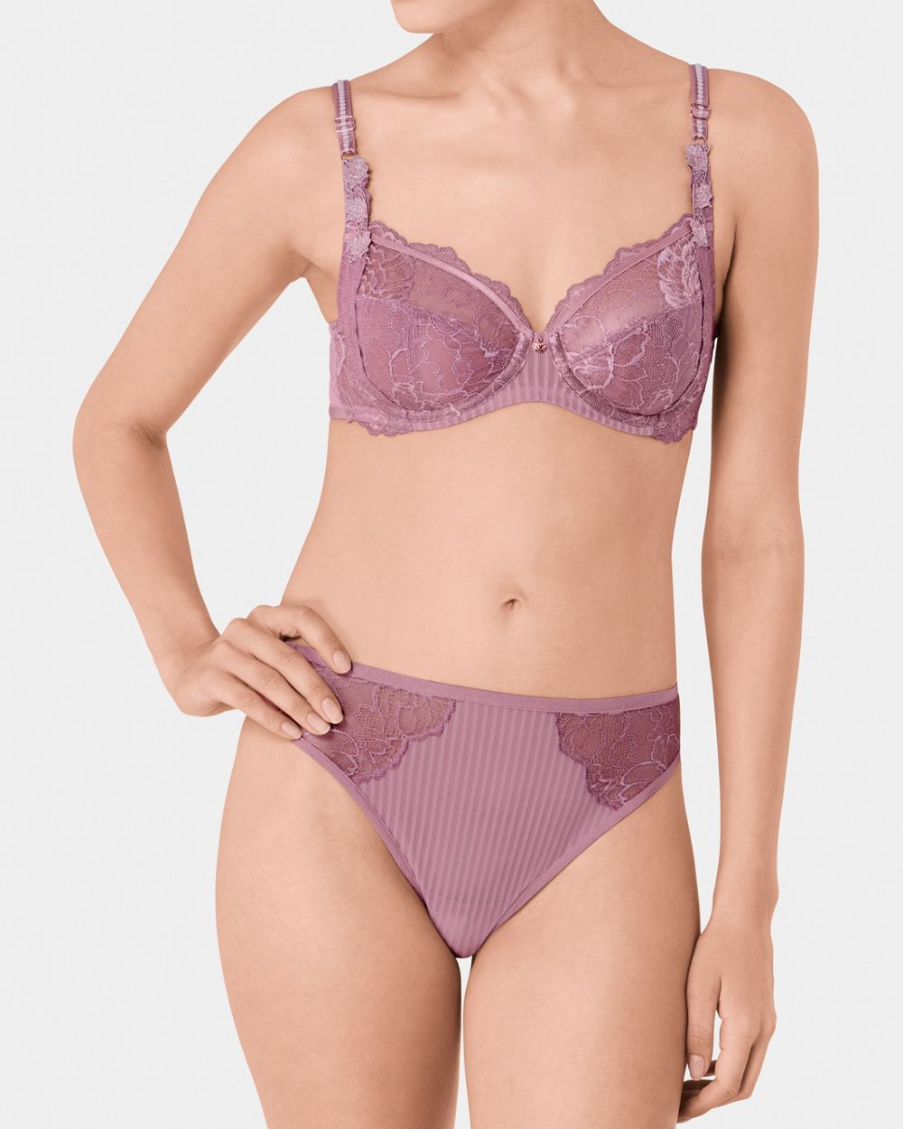 Triumph Peony Florale Underwire Bra in pink