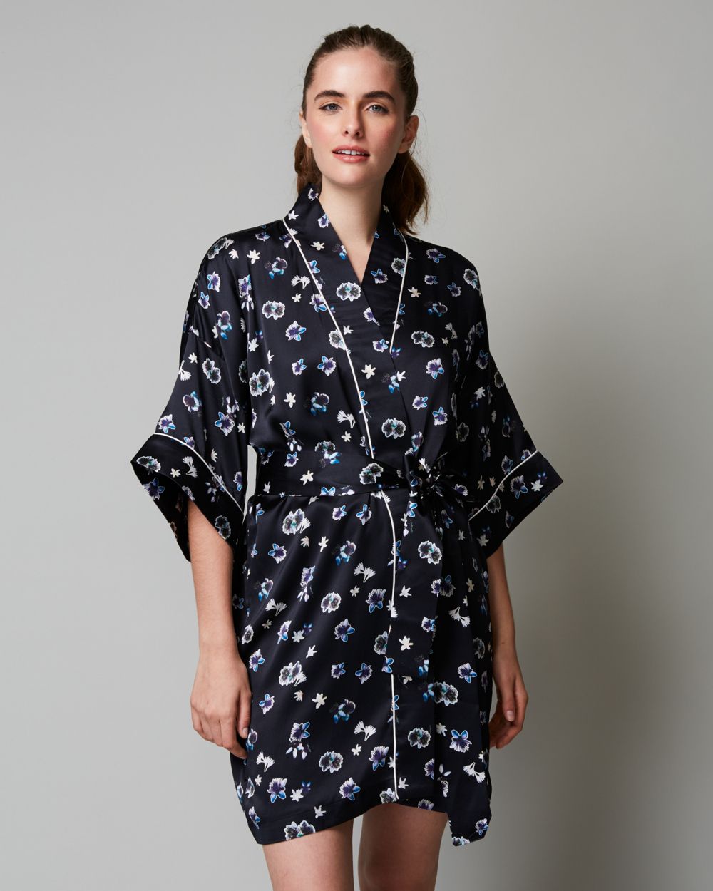 Violet & Wren Night Flower Piped Kimono in blue