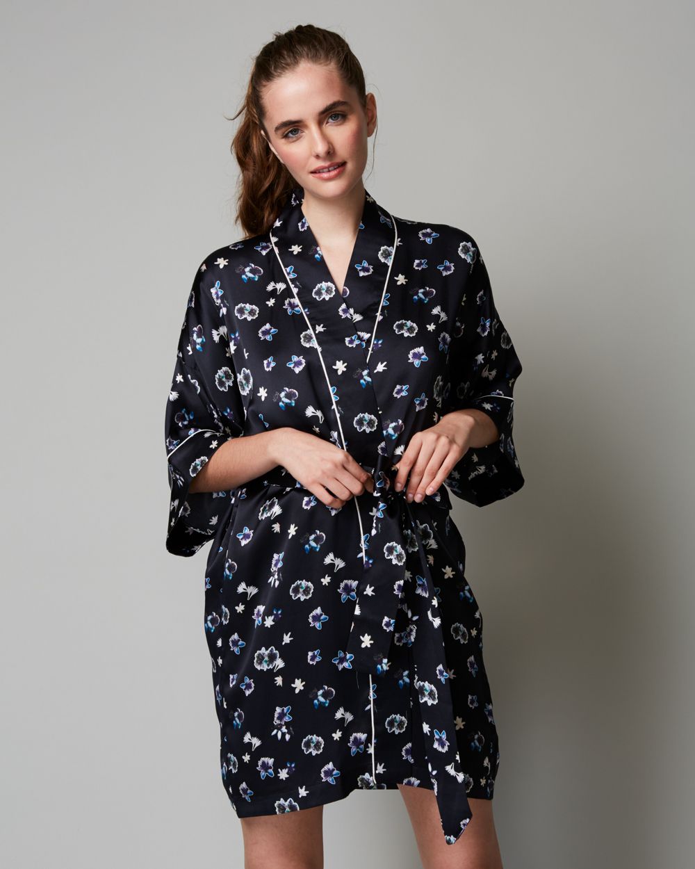 Violet & Wren Night Flower Piped Kimono in blue