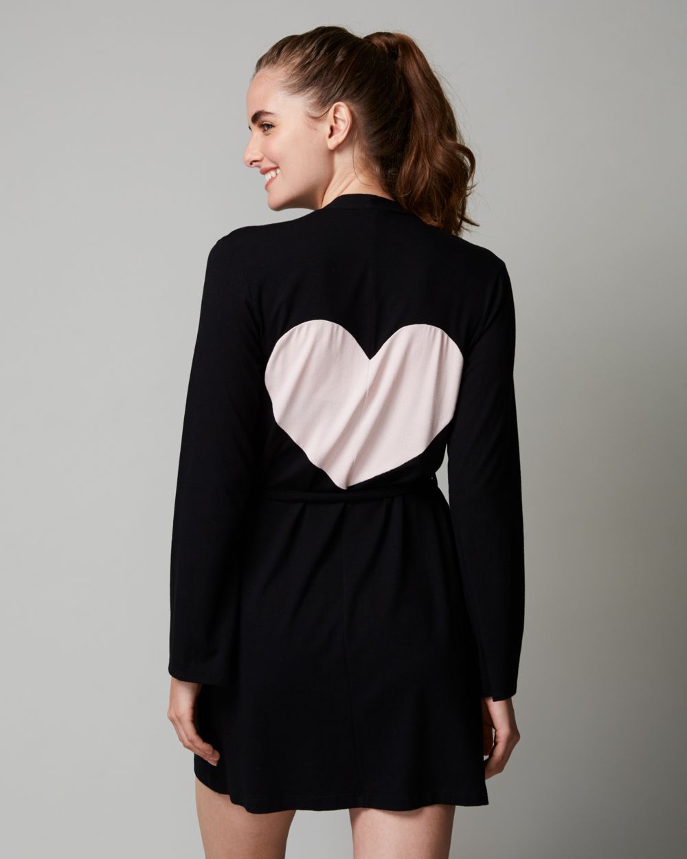 Only Hearts Love Story Robe in black