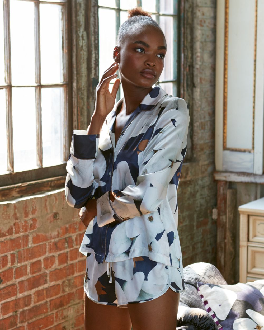 Violet & Wren Camo Bloom Sports Shorts in blue