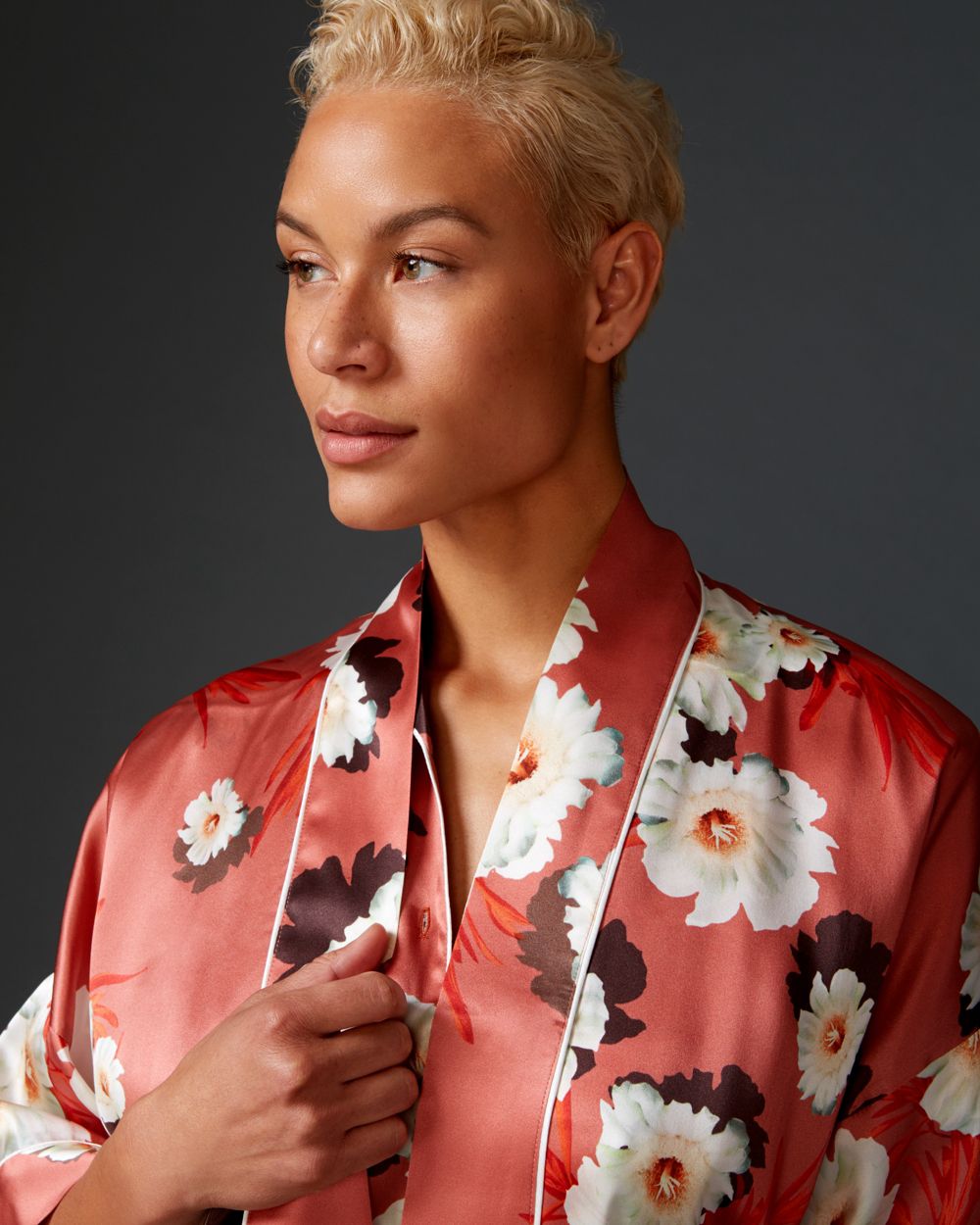 Violet & Wren Desert Bloom Piped Kimono in pink