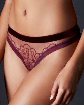 The Underargument For Love Against Oblivious Thong in red