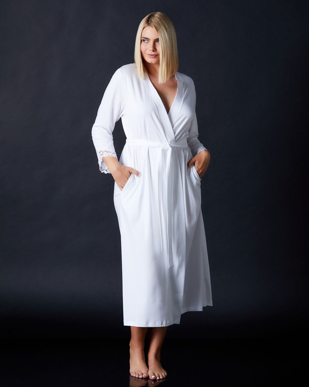 Hanro Dorea Long Robe in white