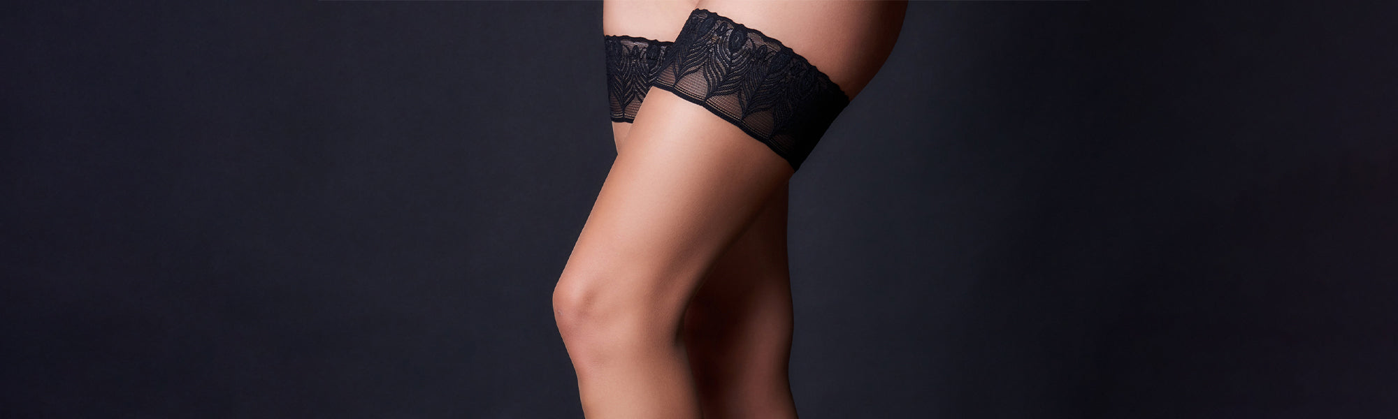 Female model wearing the Falke Lunelle 8 Stay Up