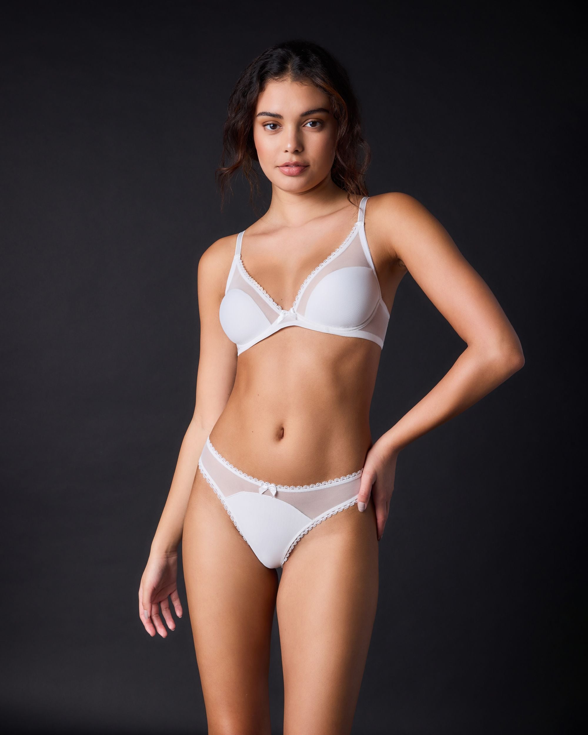 Journelle Victoire Thong in white