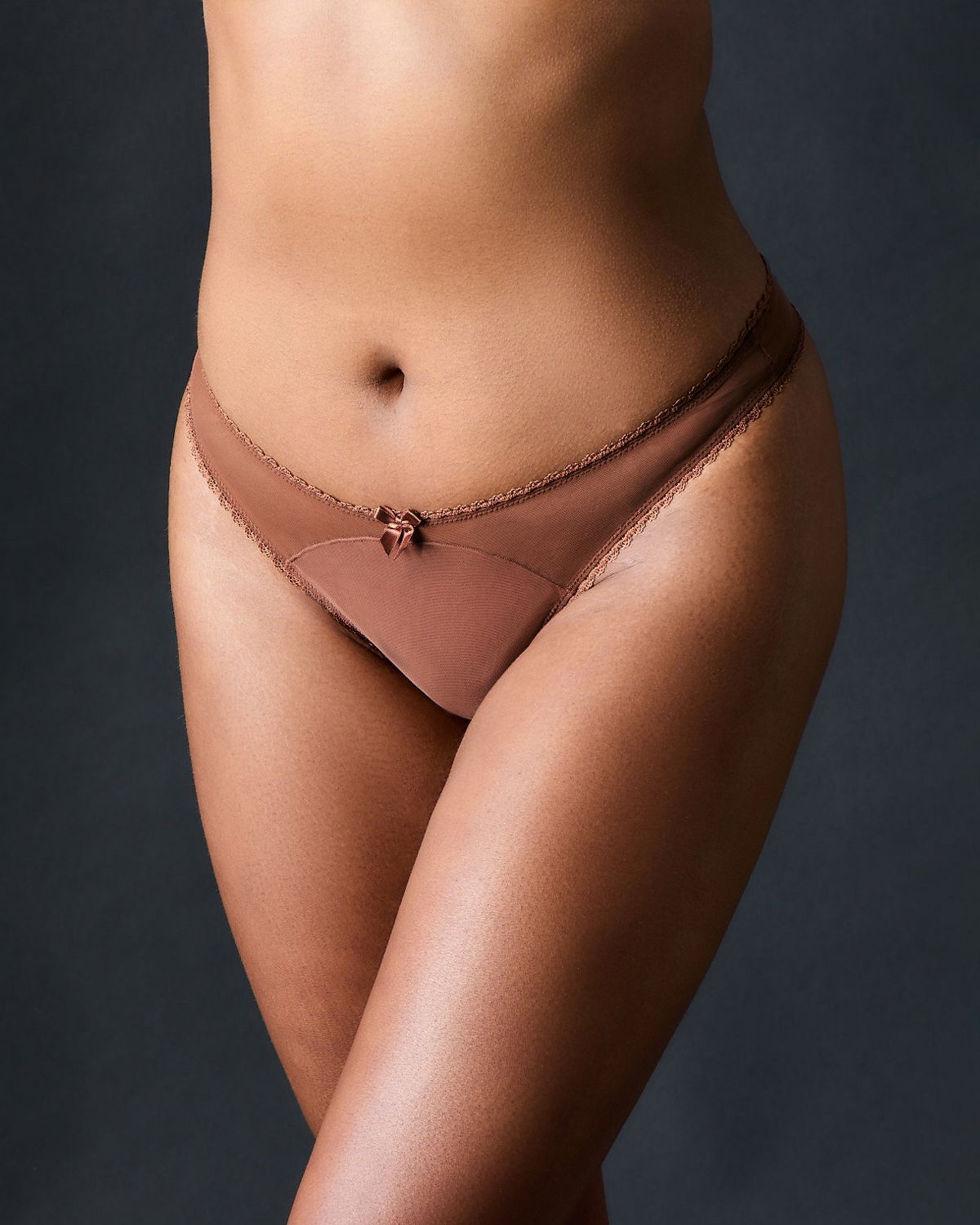Journelle Victoire Thong in brown
