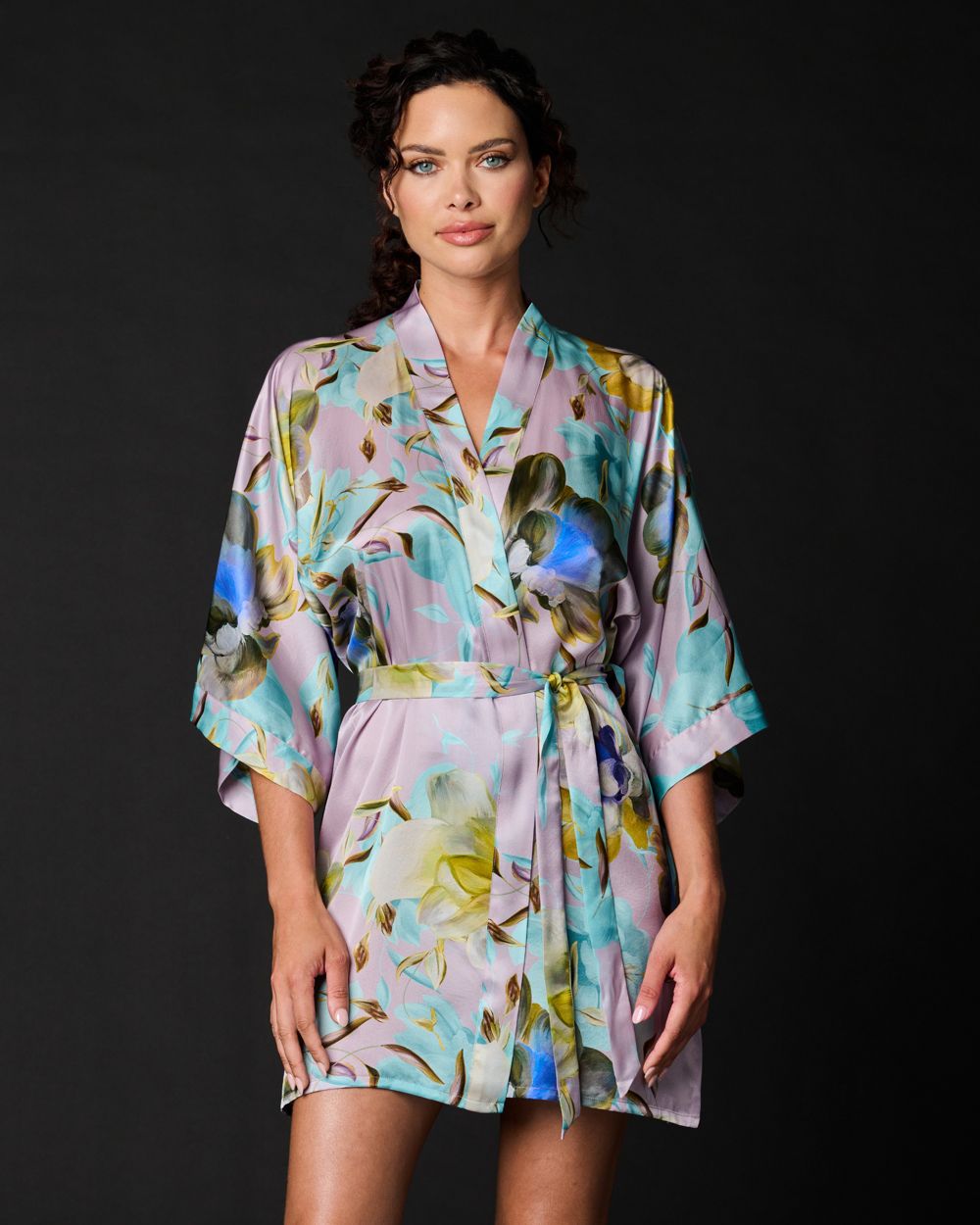 Samantha Chang Classic Short Kimono in gray