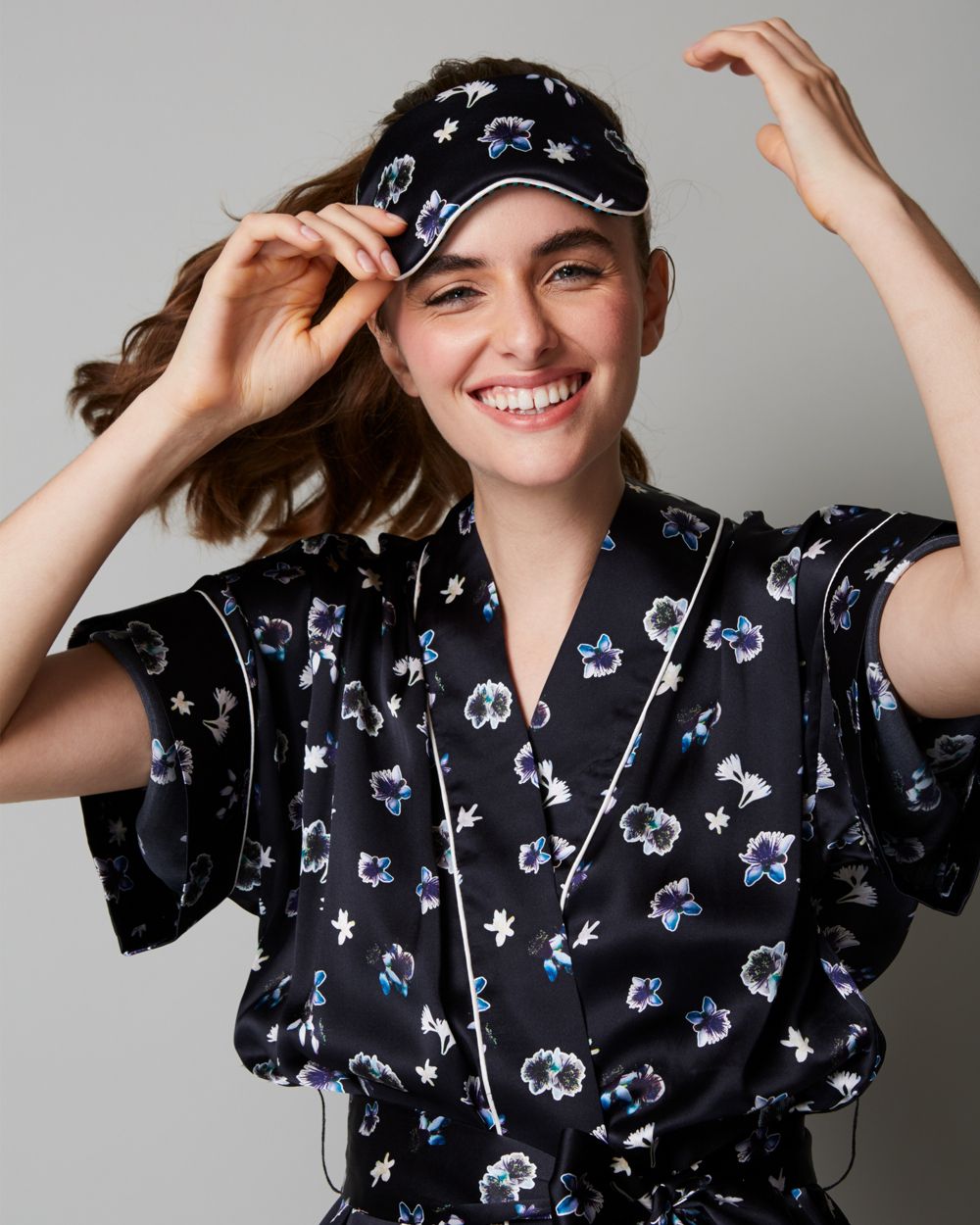 Violet & Wren Signature Sleepmask in blue