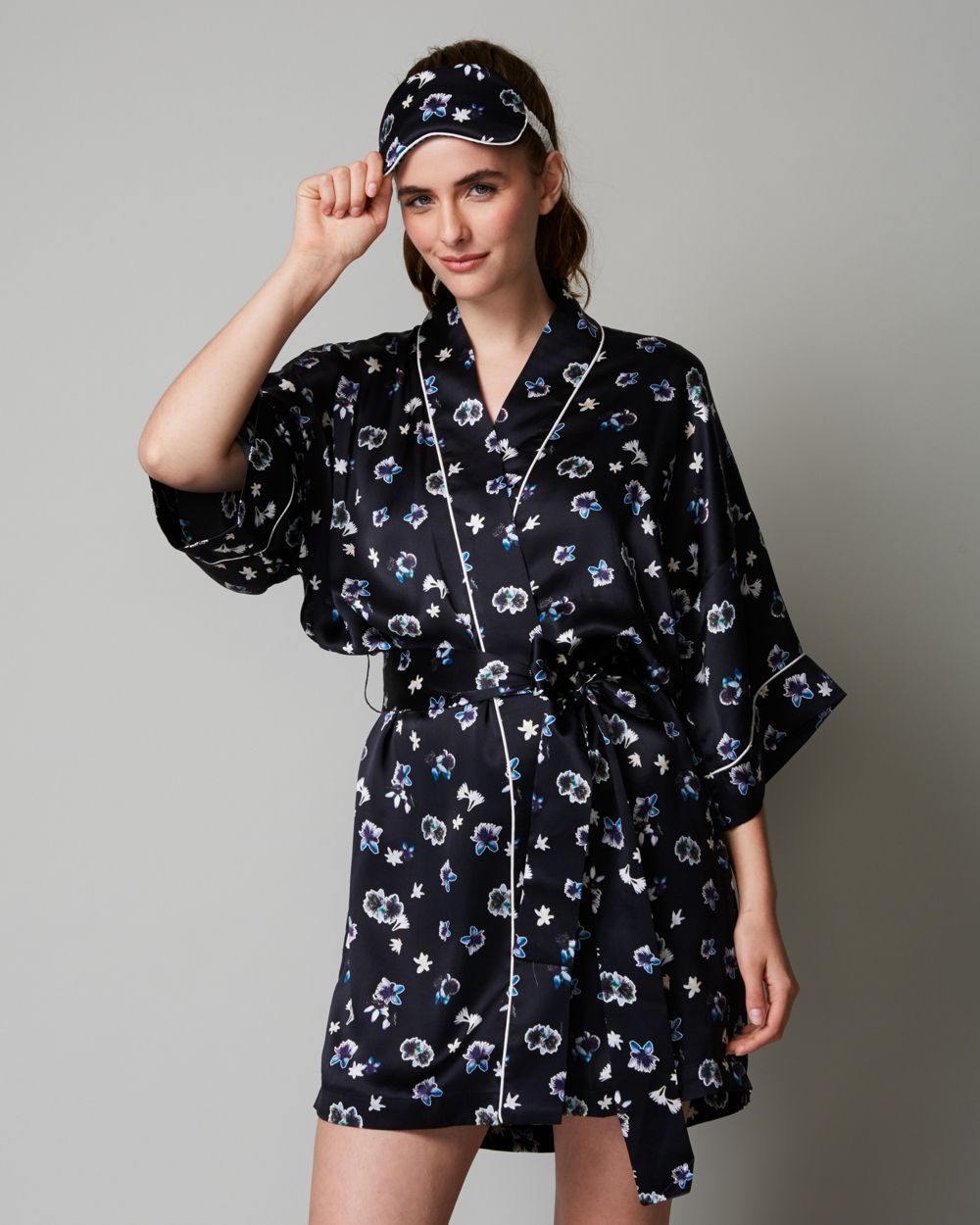 Violet & Wren Signature Sleepmask in blue