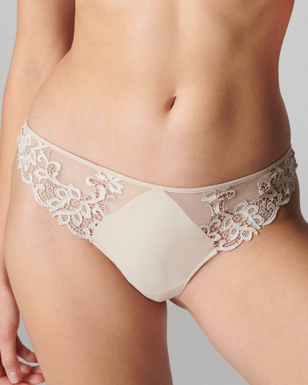 Simone Perele Saga Tattoo Thong in beige