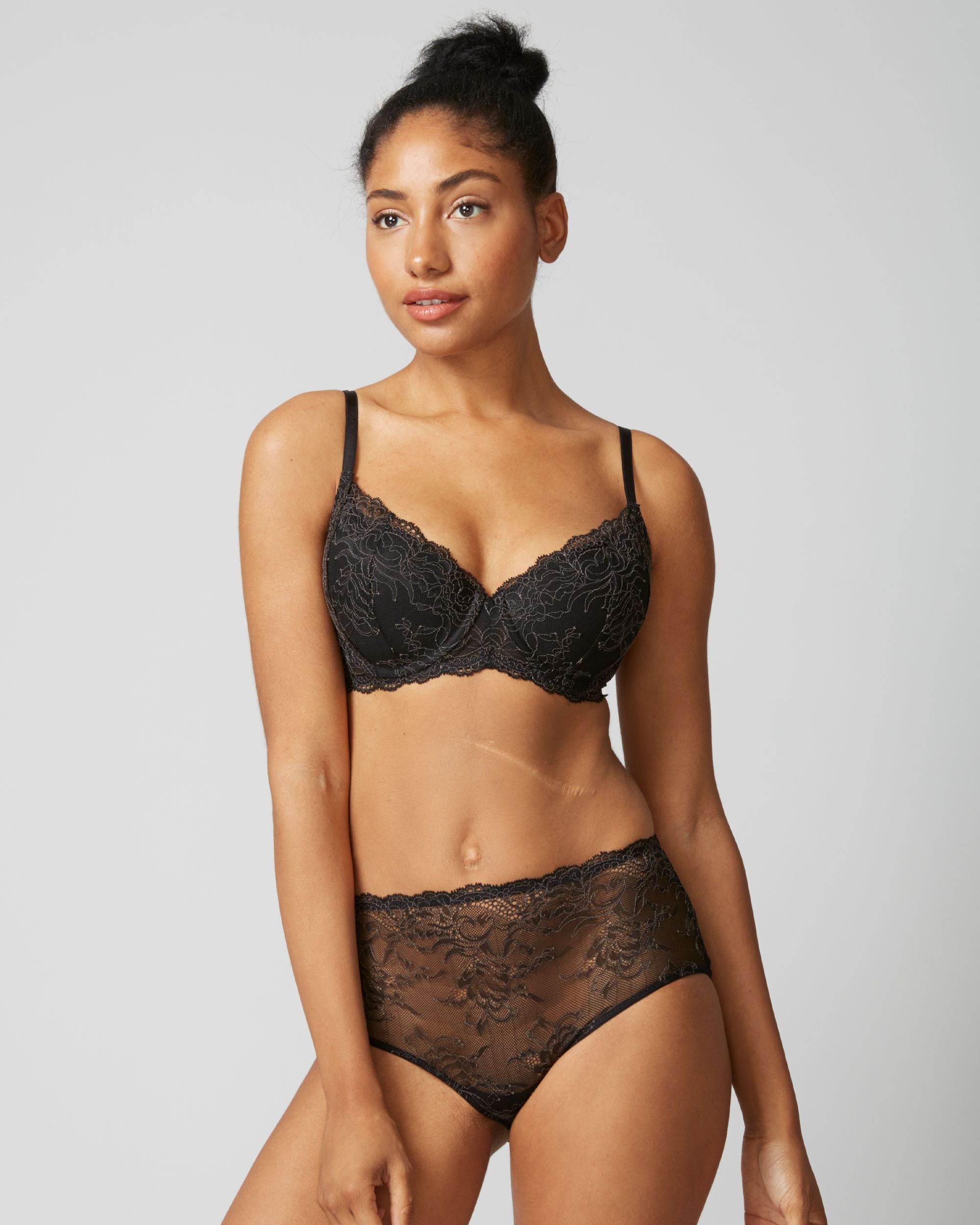 Natori Drama Full Fit Contour Underwire Bra in black