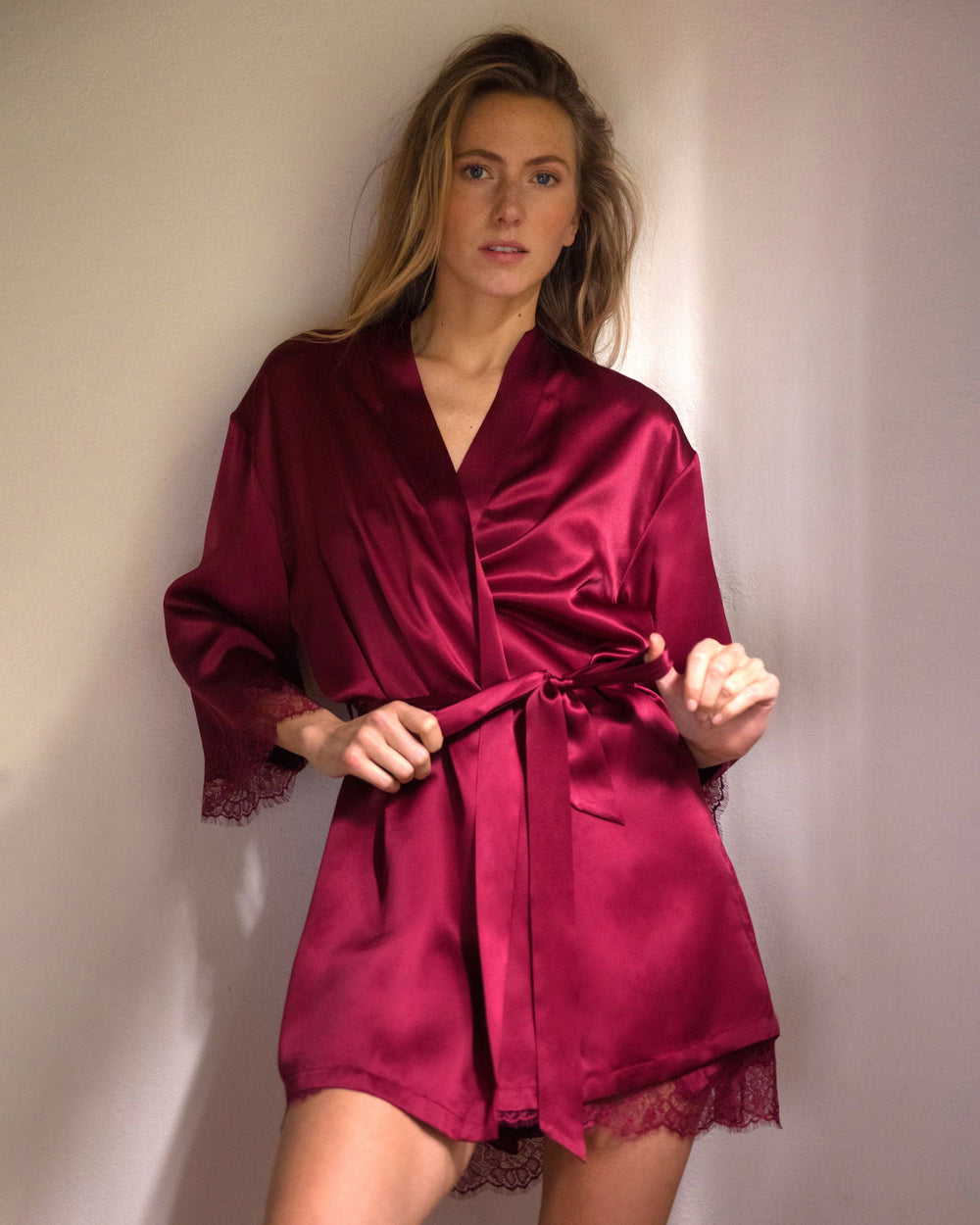 Journelle Charlotte Short Robe in red