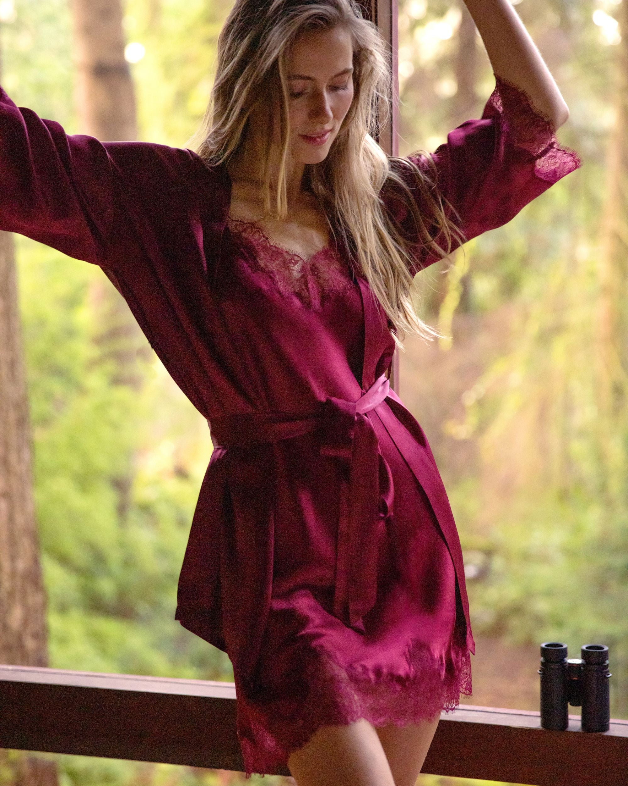 Journelle Charlotte Short Robe in red