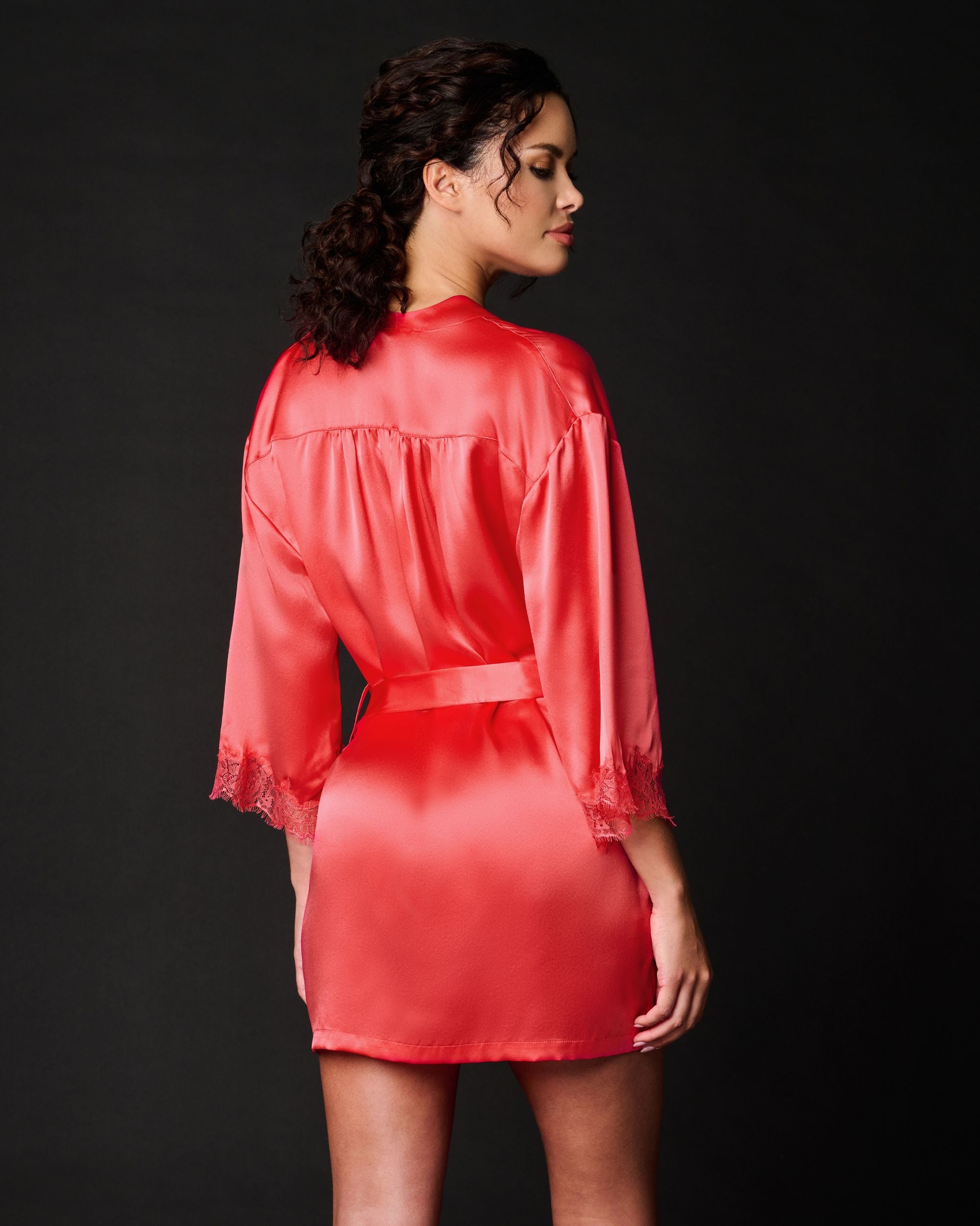 Journelle Charlotte Short Robe in pink