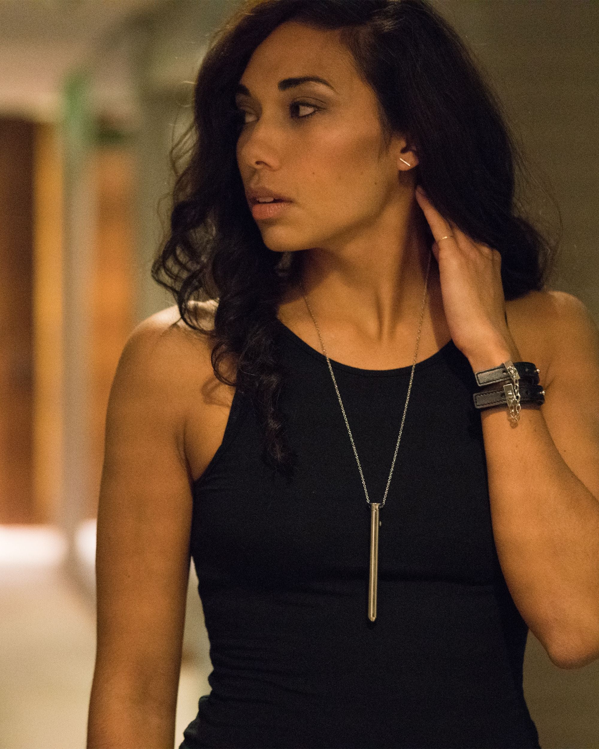 Crave Vesper Gold Vibrating Necklace in metallics