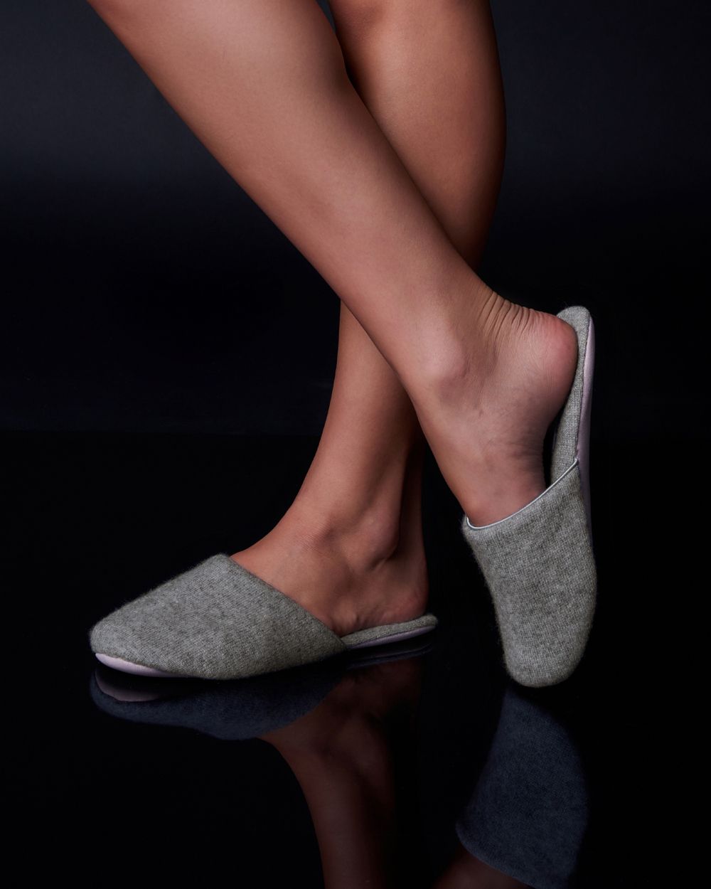 Arlotta Classic Cashmere Slide in gray