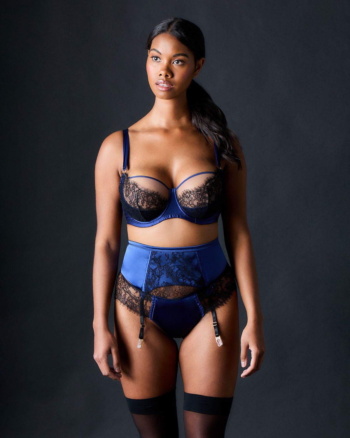 TeAmore Dusk Leavers Lace Suspender Belt in blue