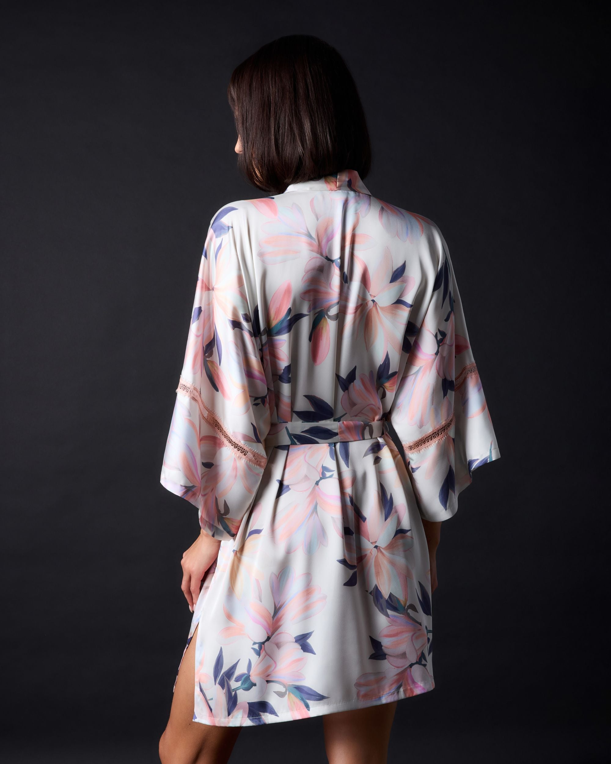 Samantha Chang Wellness Bella Kimono in blue