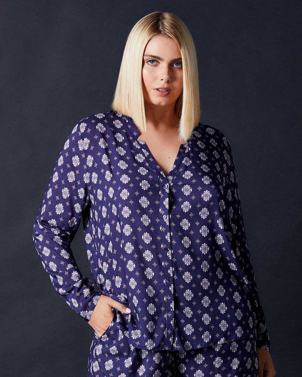 Hanro Woven Long Sleeve Pajama Shirt in blue
