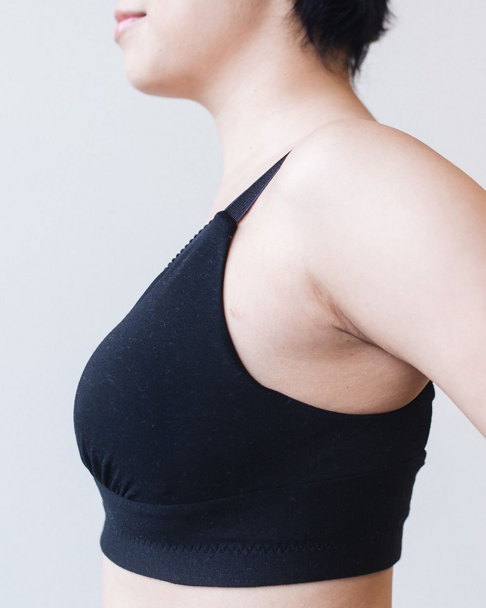 MakeMerry Pocketed Plunge Bra in black