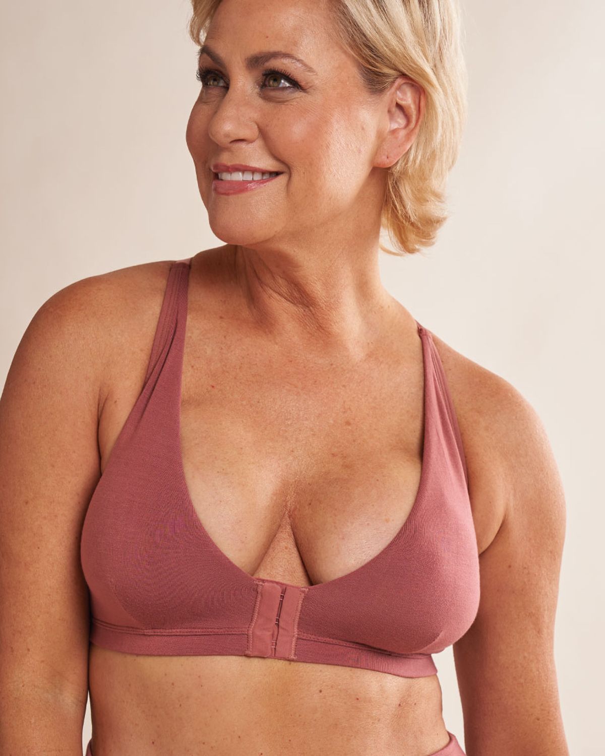 AnaOno Melissa Pocketed Racerback Bra in pink