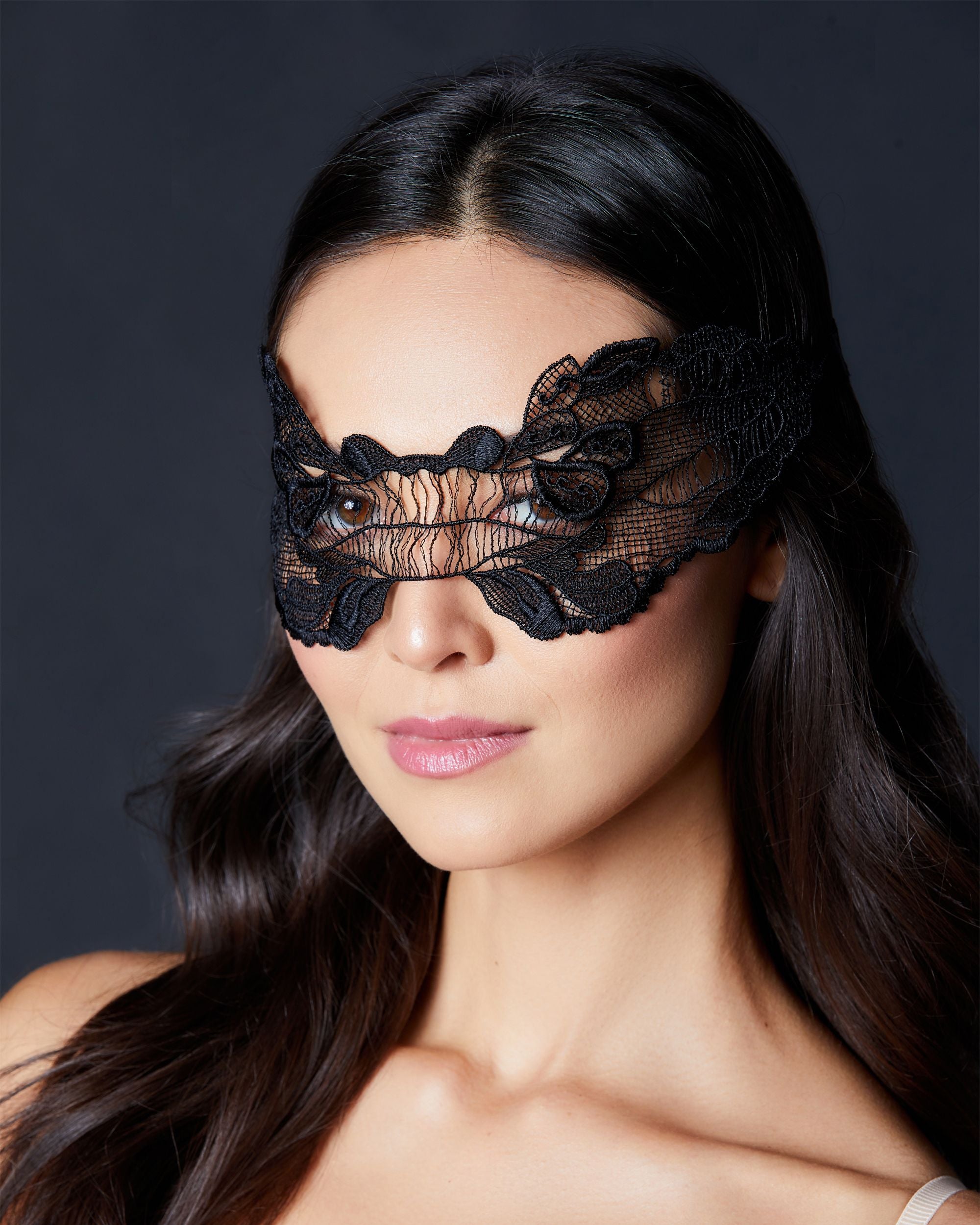 Kiki de Montparnasse Lace Veil in black