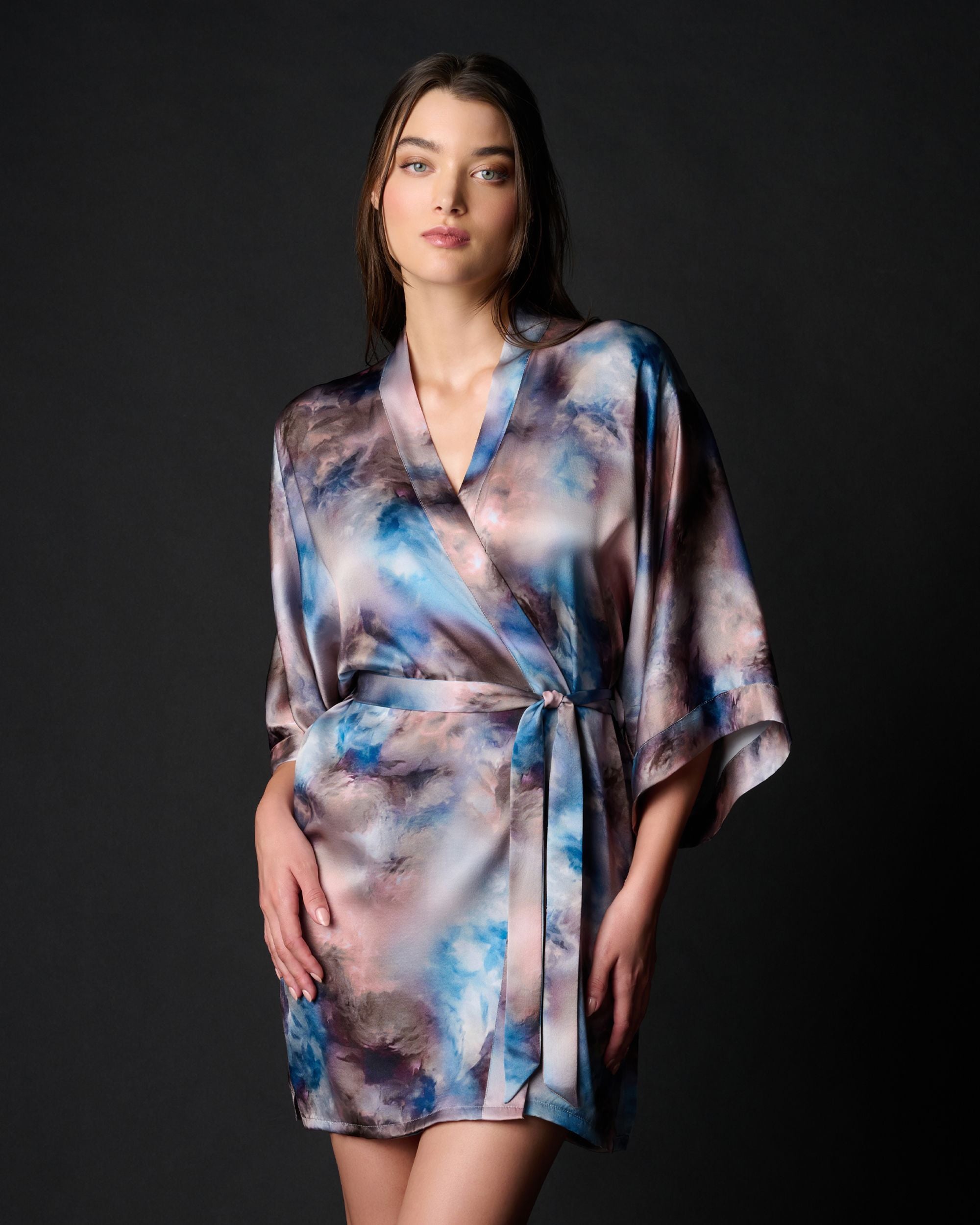 Samantha Chang Silk Classic Short Kimono in pink