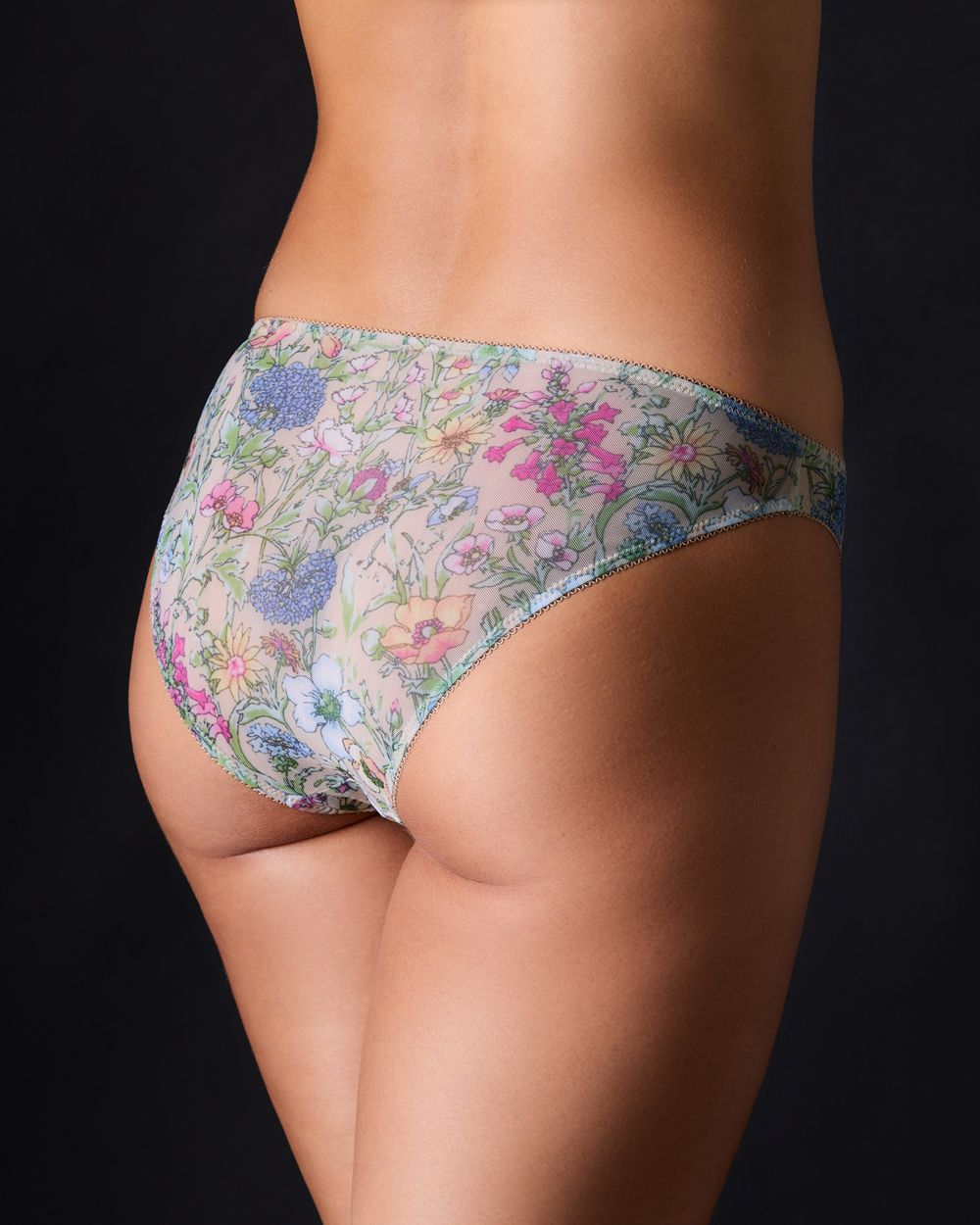 Underprotection Rania Briefs in beige