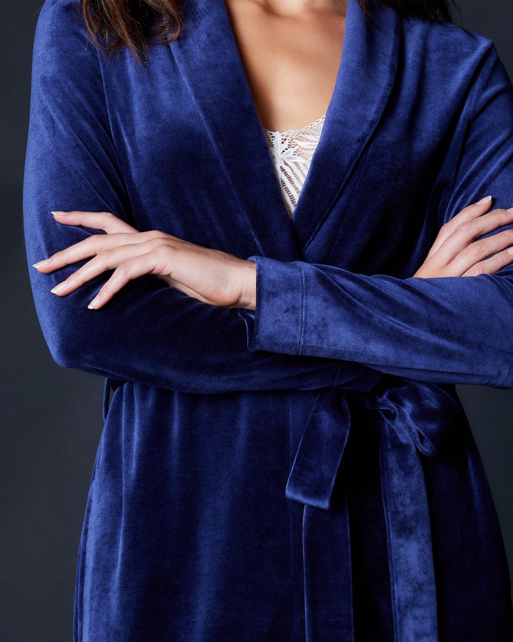 Hanro Favourite Velvet Robe in blue