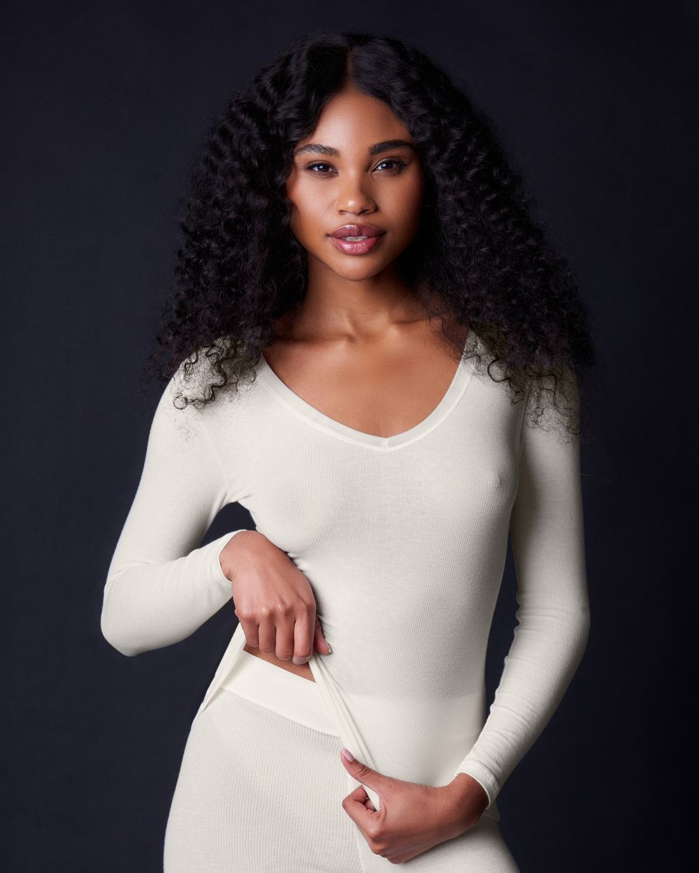 Collezione Privata Fine Rib V Neck Long Sleeve in white