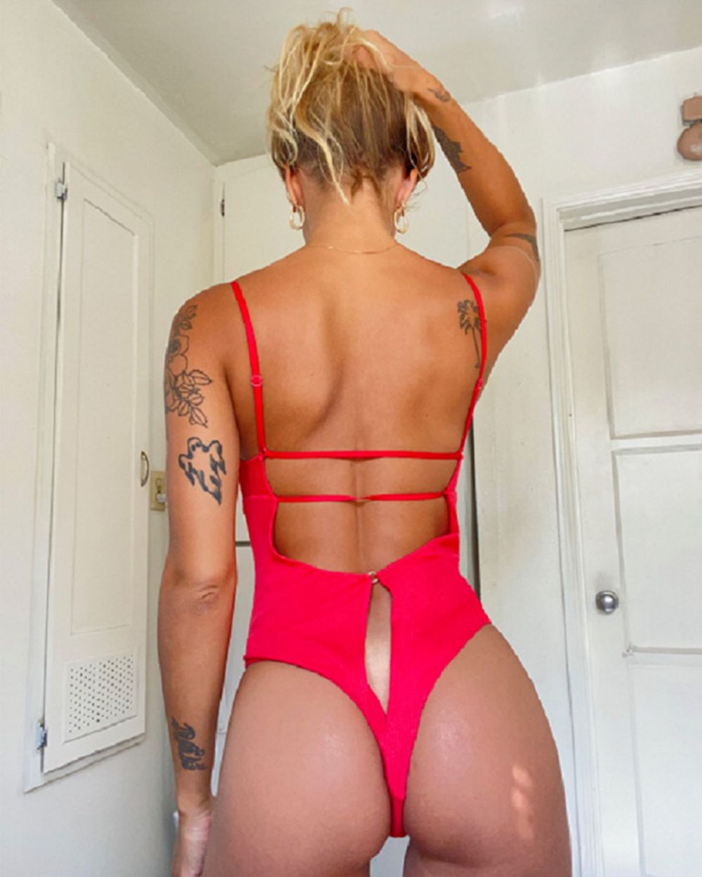 Only Hearts Featherweight Thermal Reddish Annelise Body in red