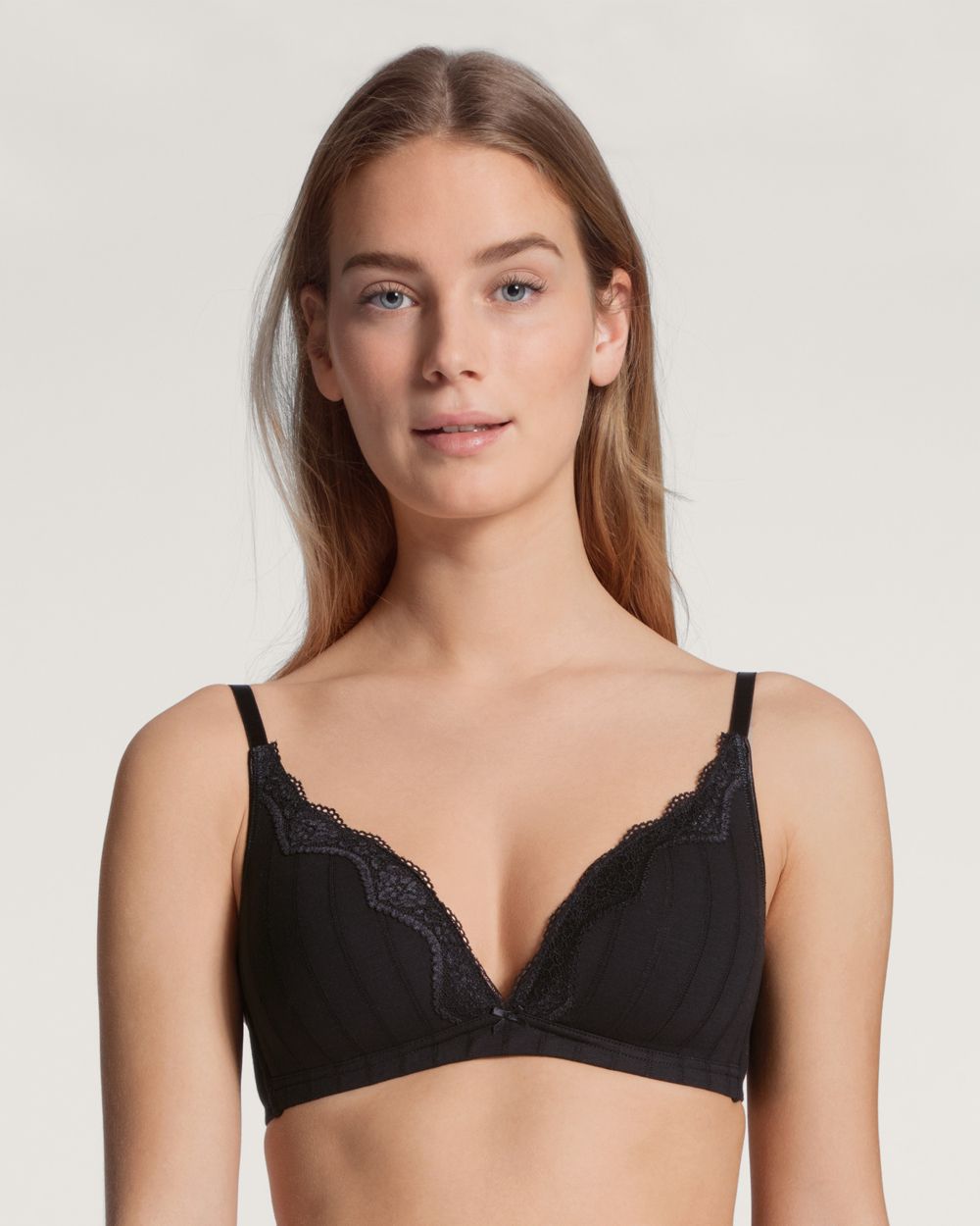 Calida Etude Tujours Padded Bra in black
