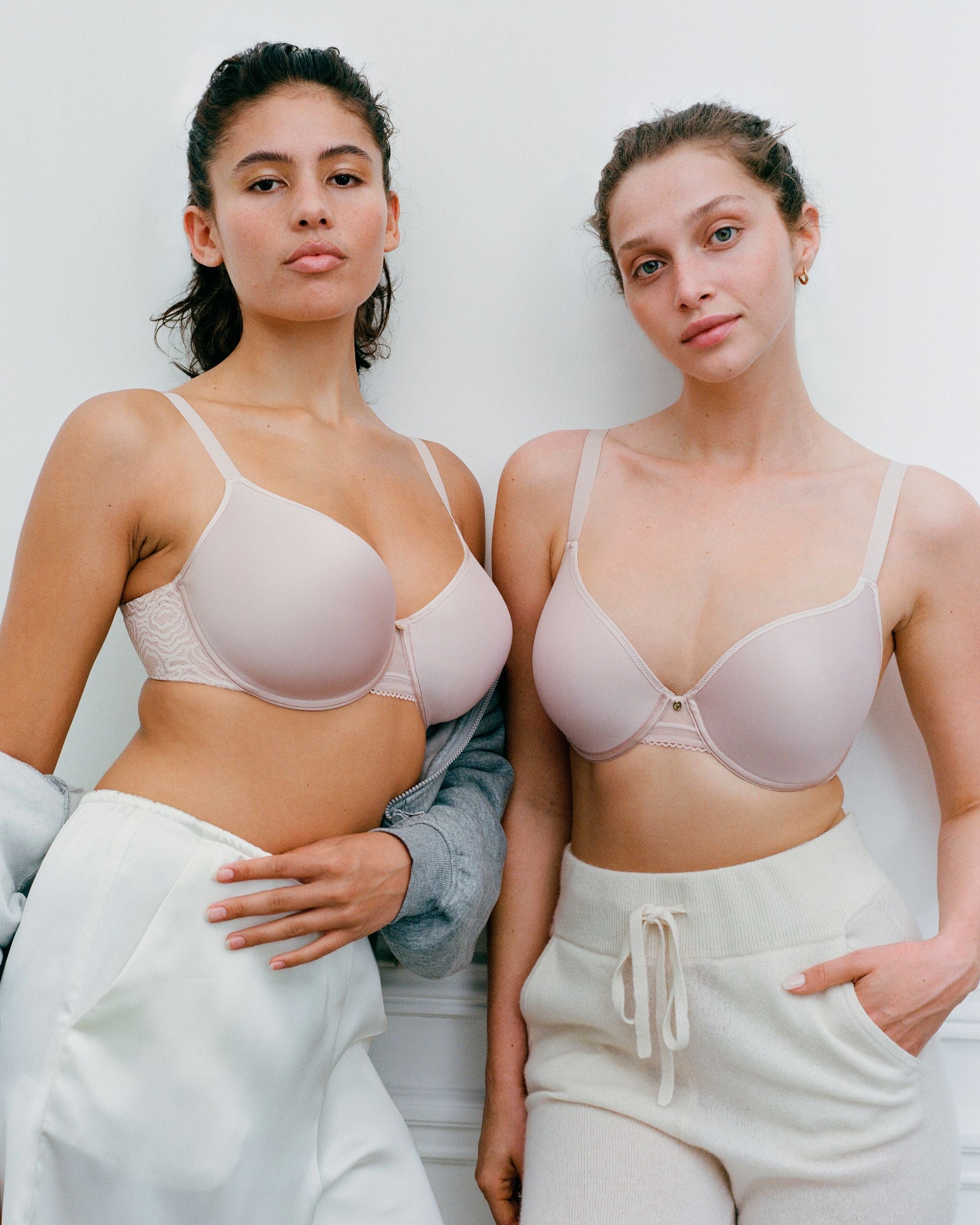 Chantelle C Jolie Memory Foam T-Shirt Bra in pink