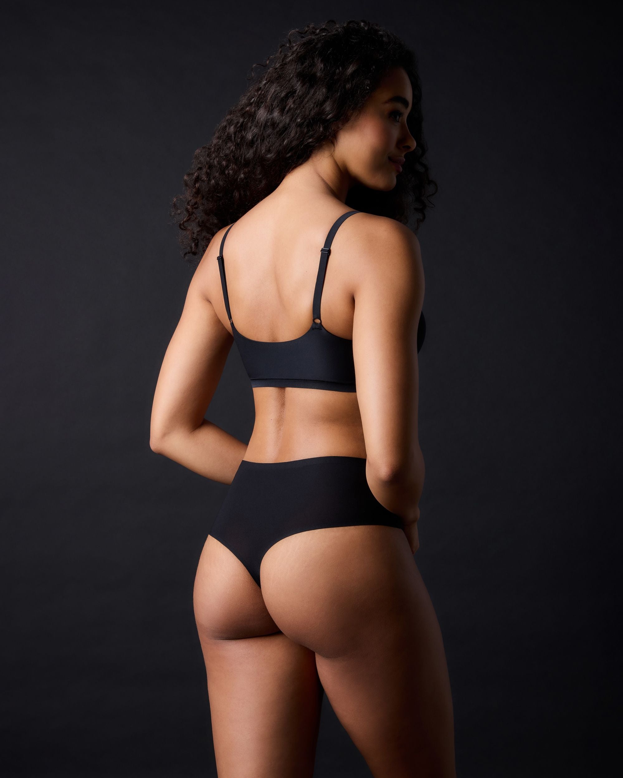 Chantelle Soft Stretch Scoop Bralette in black