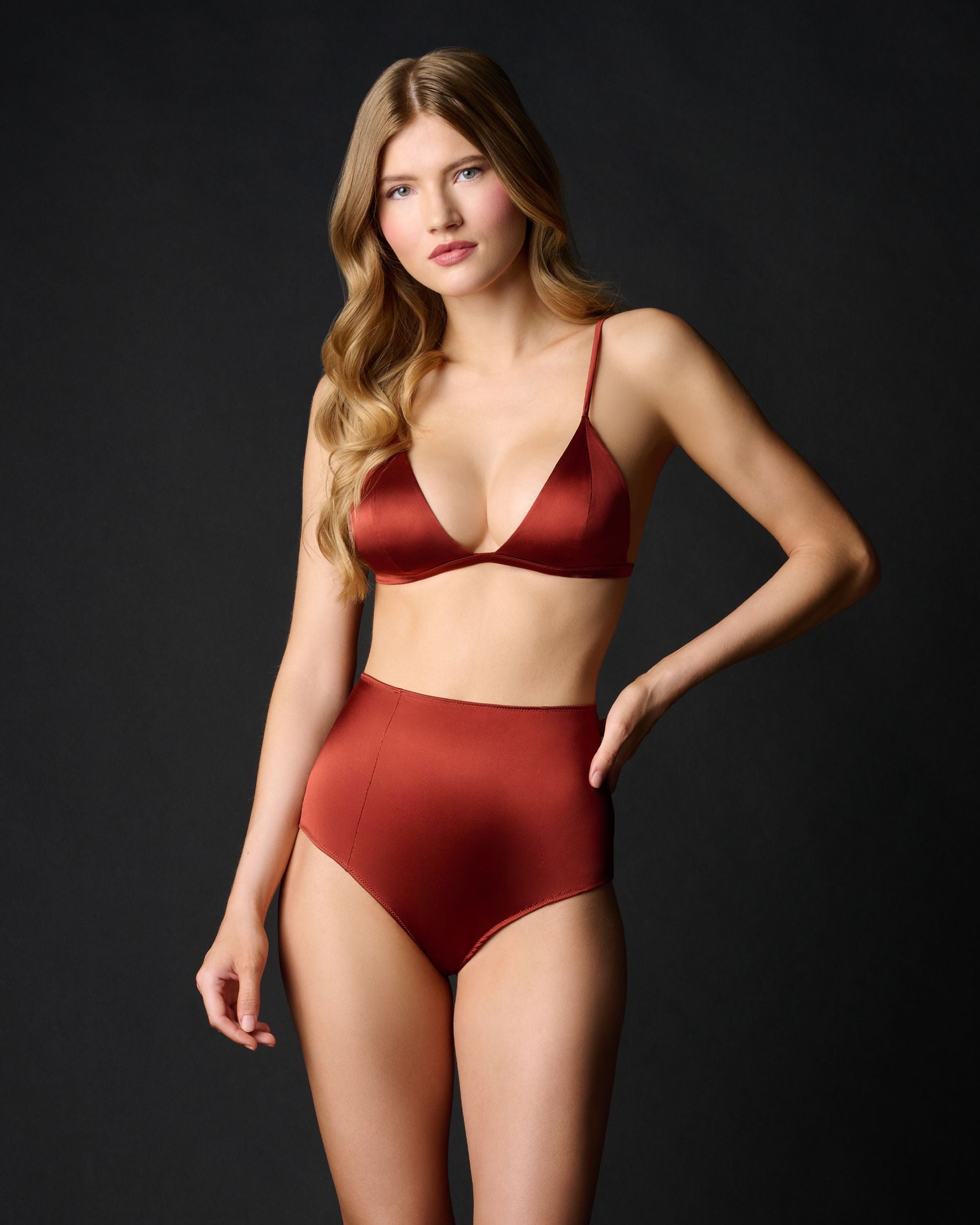 Kiki de Montparnasse Tous Les Jours Soft Bra in red