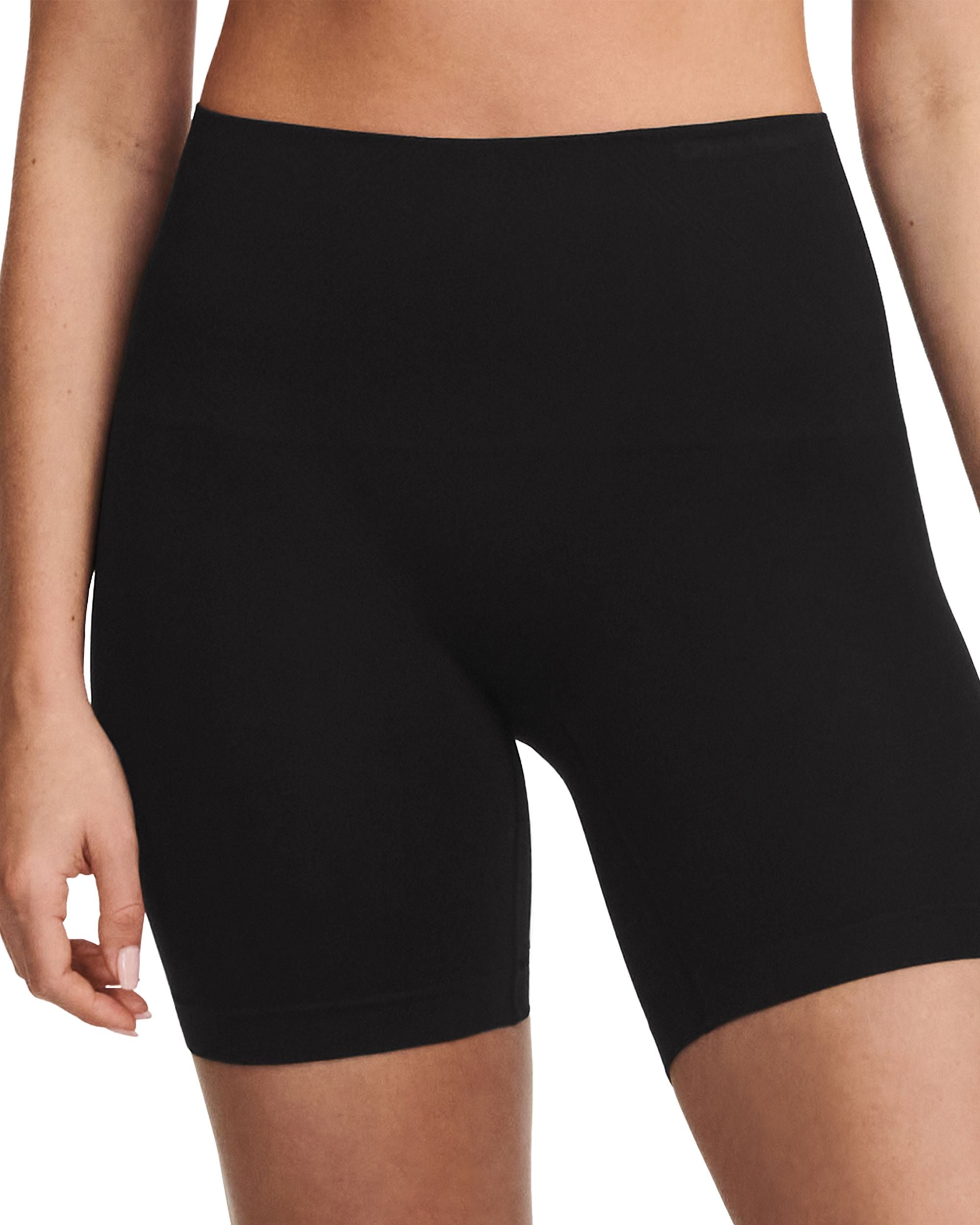Chantelle Smooth Comfort Shaping Mid Thigh Short in black