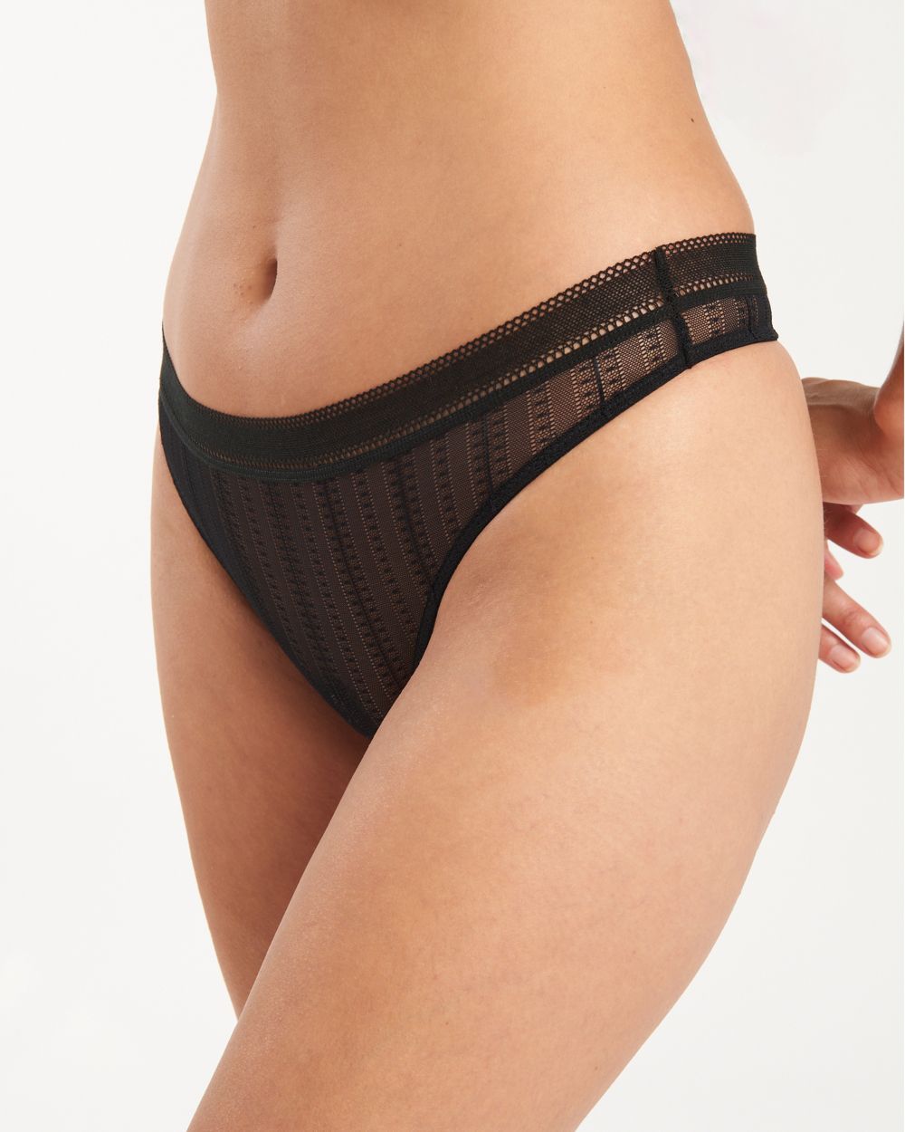 Else Izzy Thong in black