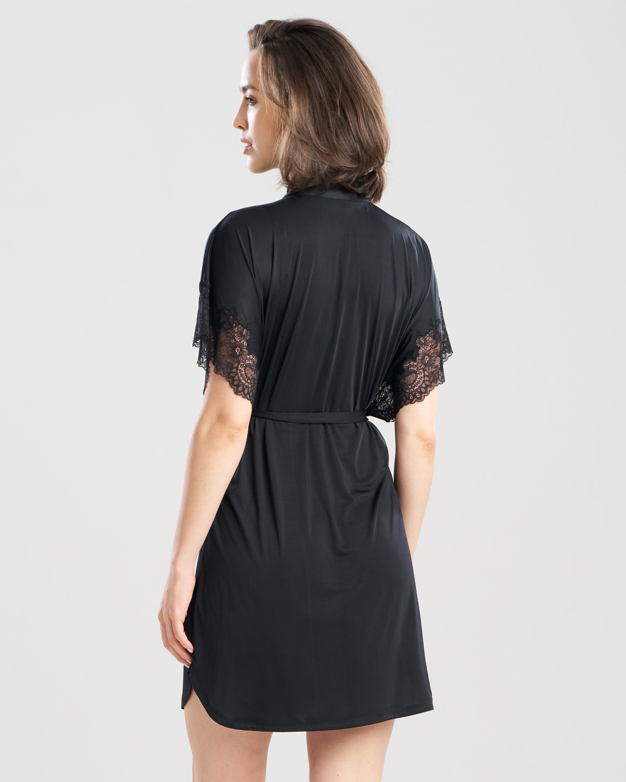 Natori Lace Applique Wrap in black