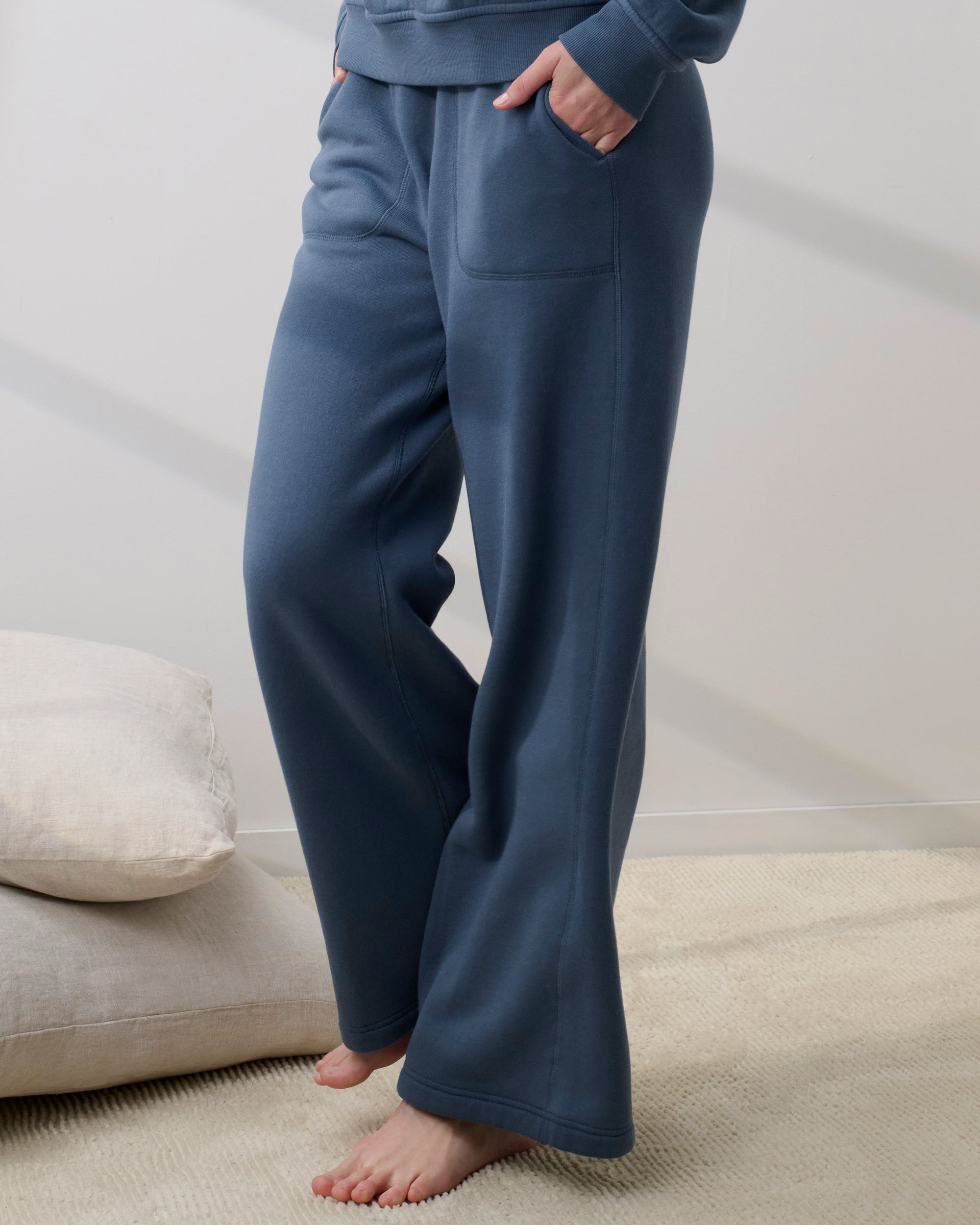 Lunya Silksweats Midweight Reversible Straight Leg in blue
