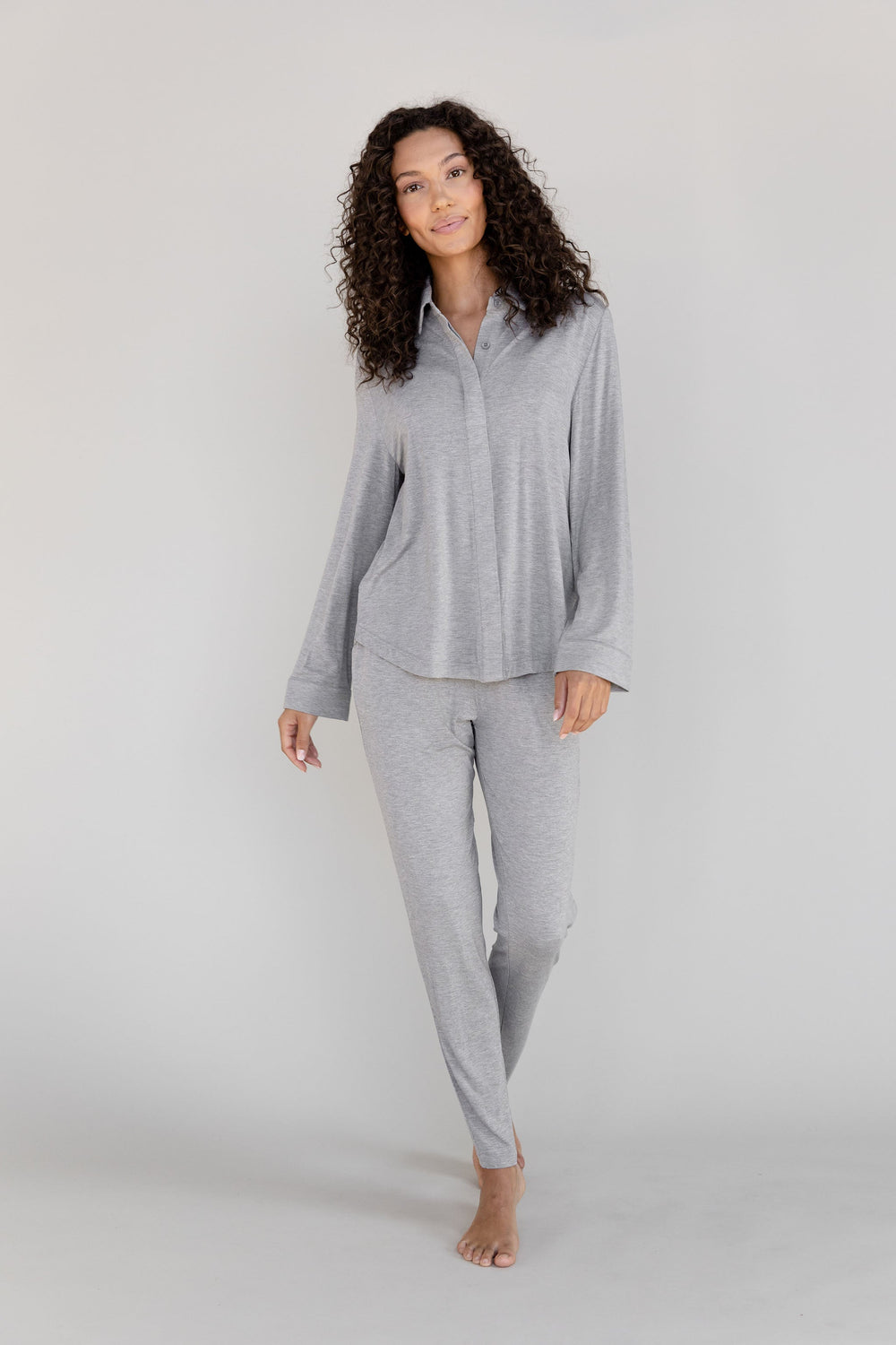Women's Bamboo Stretch-Knit Tapered Pant in blue | Cozy Earth