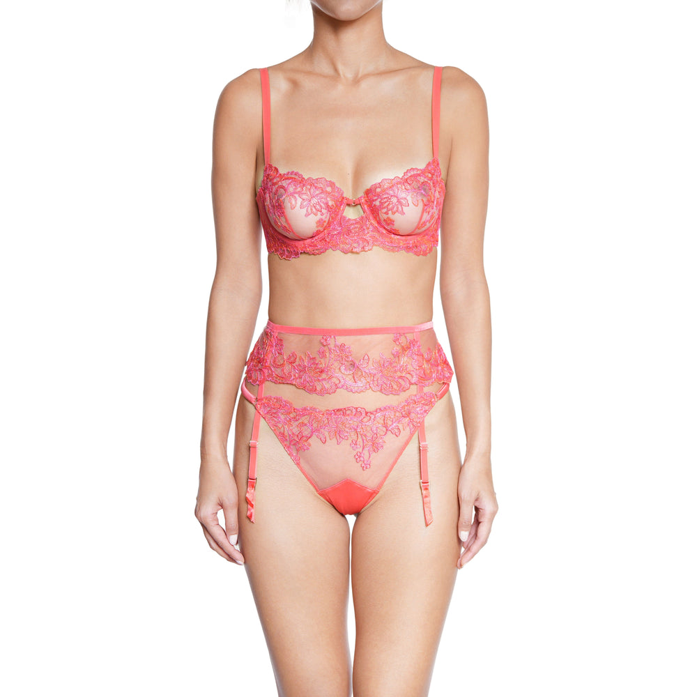 Prestige Bonbon Rose String in pink | huit-lingerie