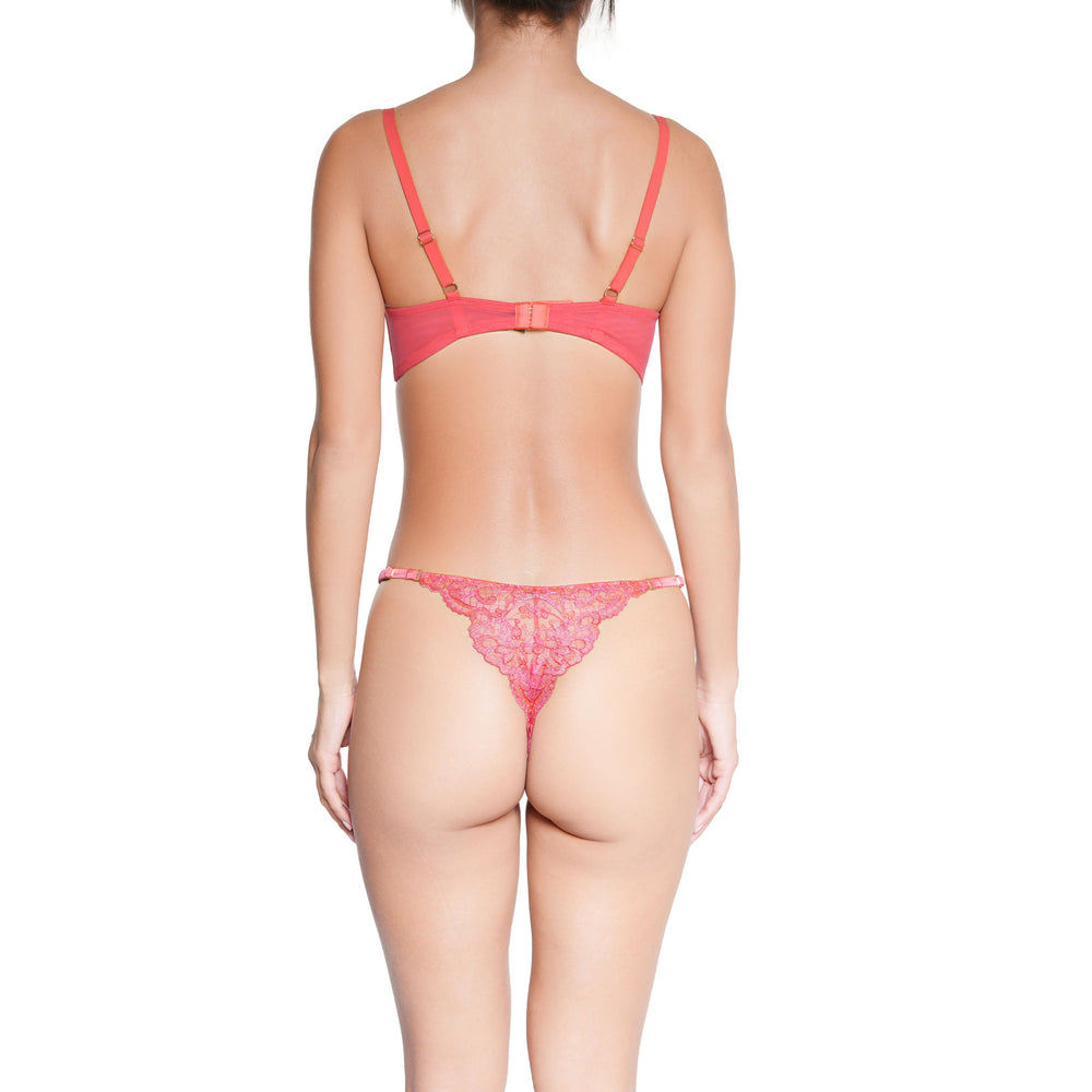 Prestige Bonbon Rose String in pink | huit-lingerie
