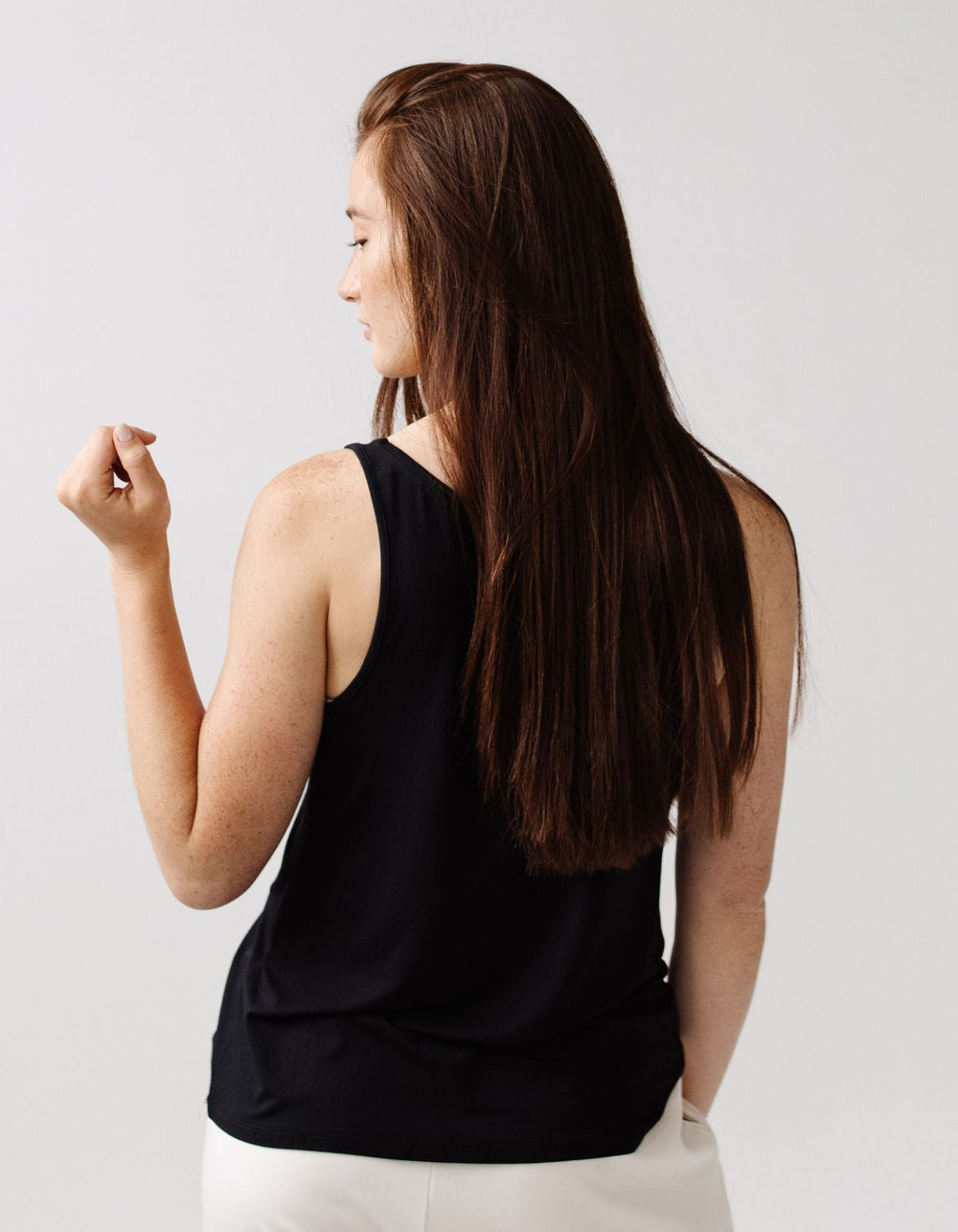 Women's Bamboo Stretch-Knit Lounge Tank in black | Cozy Earth