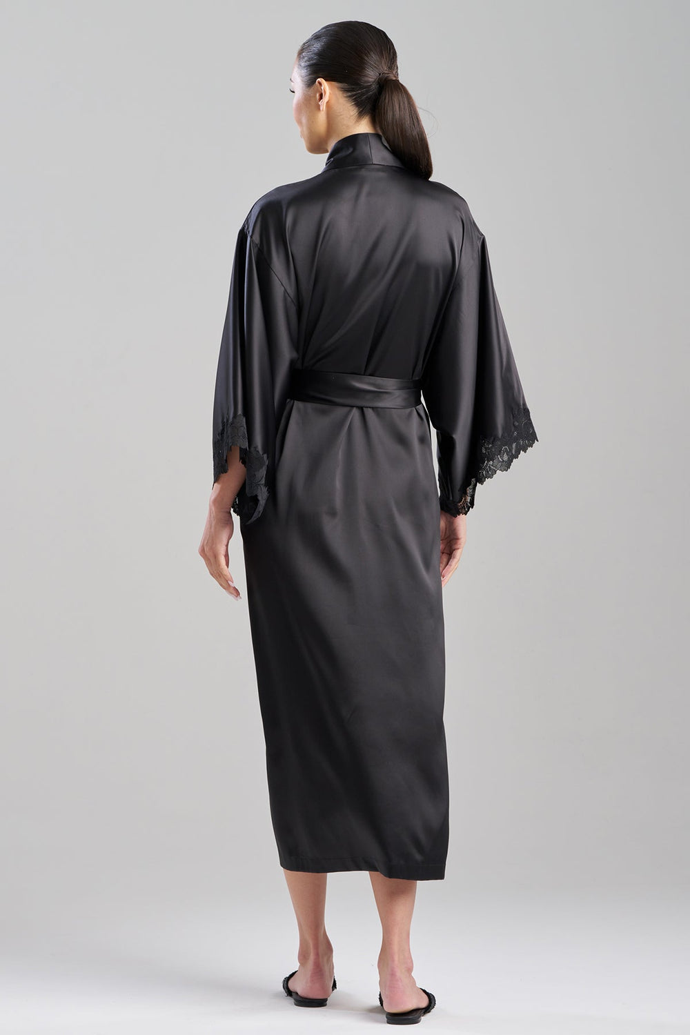 Peony Glamour Robe in black | Natori