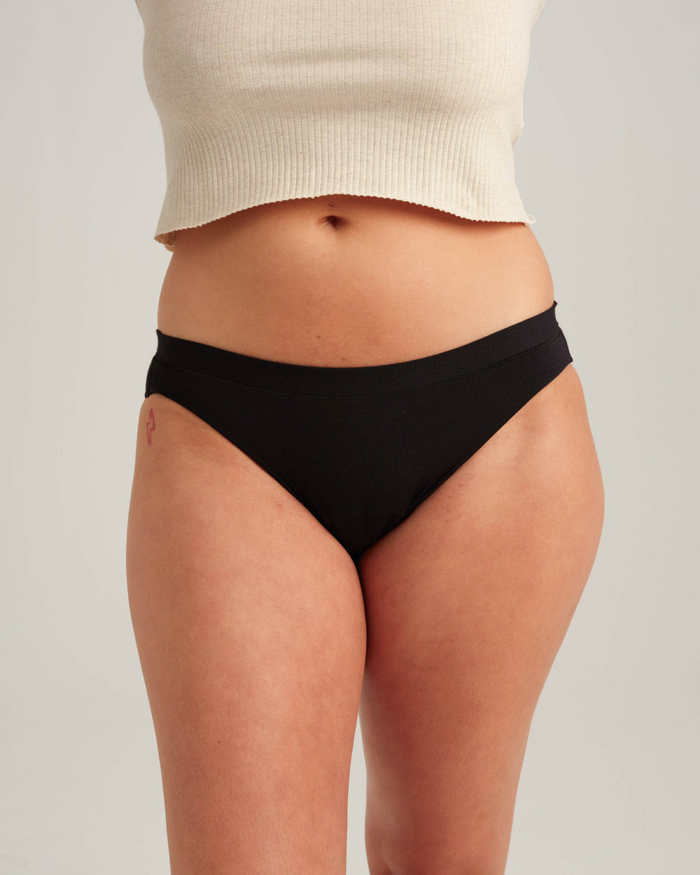 Leakproof Comfort Bikini in black | Saalt