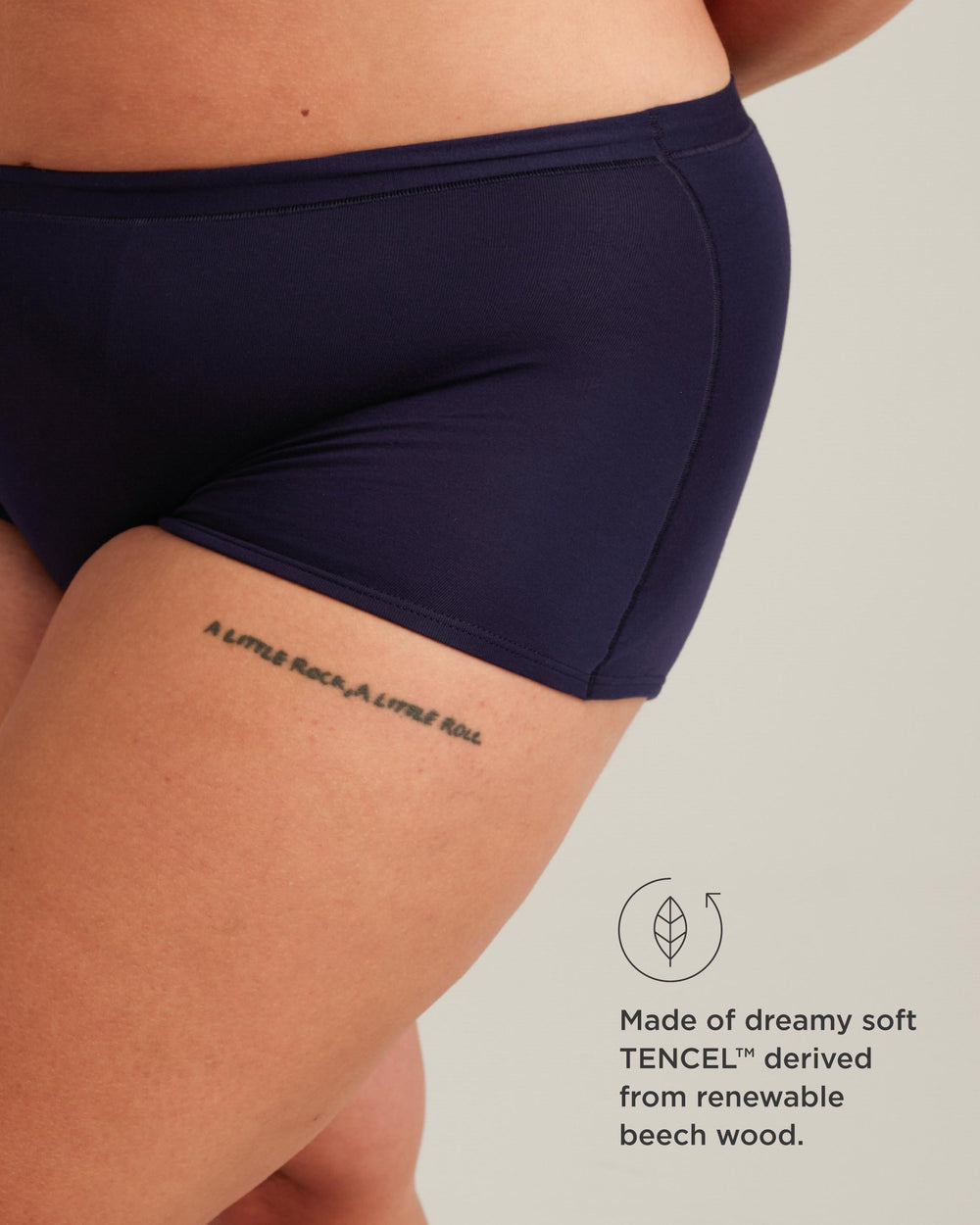 Leakproof Comfort CloudShort in black | Saalt