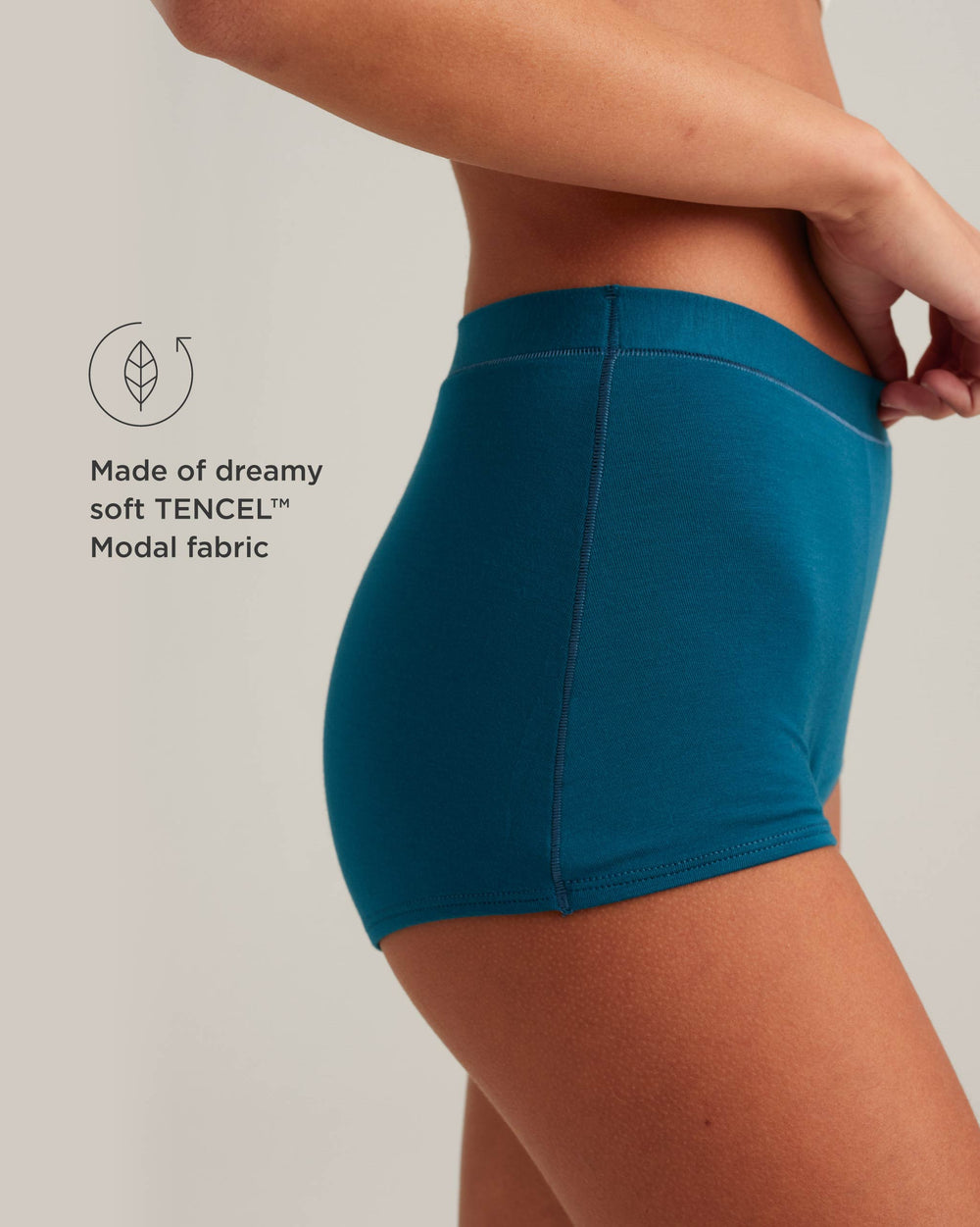 Leakproof Comfort CloudShort in black | Saalt