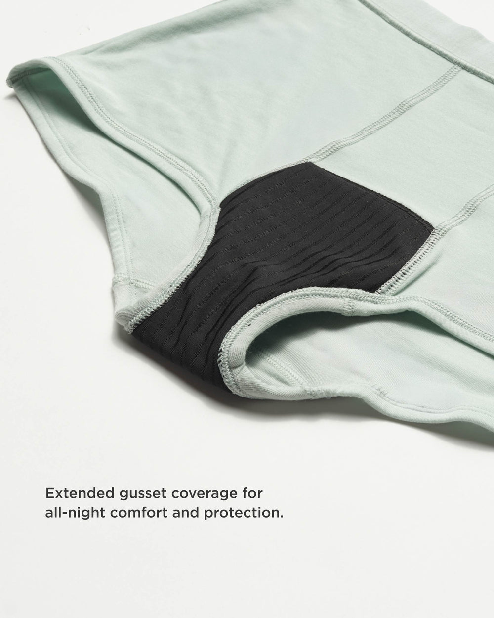Leakproof Comfort CloudShort in black | Saalt